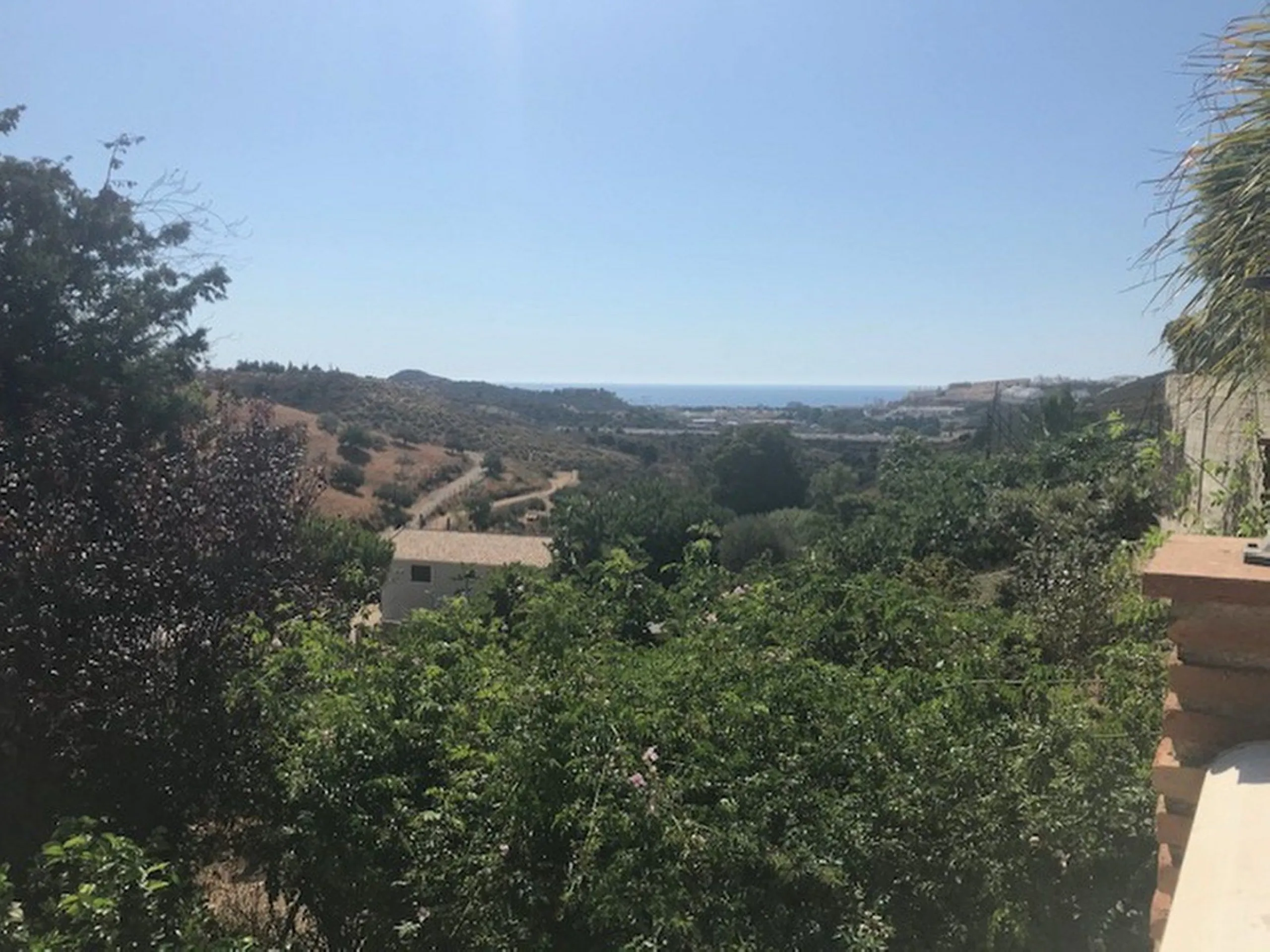 House - Detached Villa в продаже в Mijas, Málaga. В доме 4 спален и 3 ванных комнат. Площадь дома 378 м². Площадь участка 2559 м²