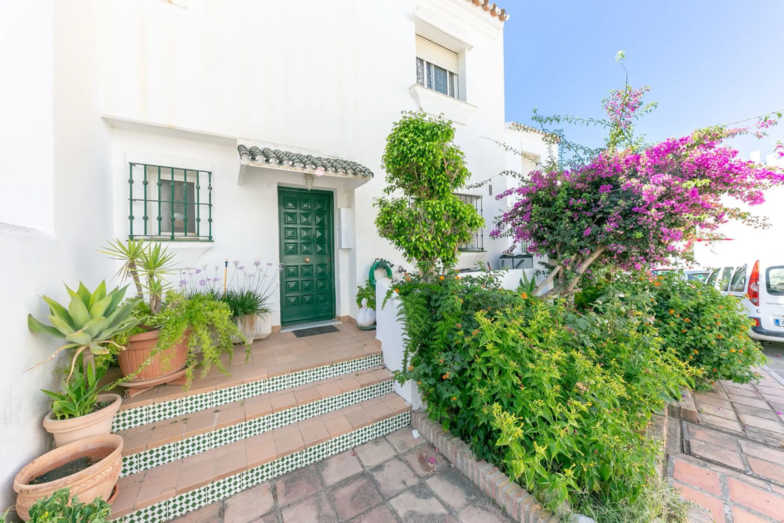 TOWNHOUSE WITH SOUL AND GREAT POTENTIAL IN LA CASITA COLORADA – HACIENDA DE MIJAS