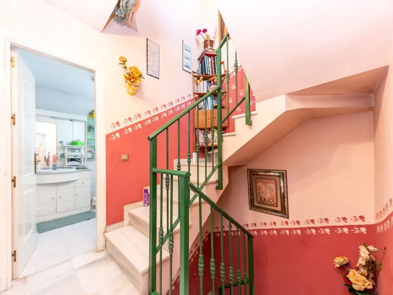 TOWNHOUSE WITH SOUL AND GREAT POTENTIAL IN LA CASITA COLORADA – HACIENDA DE MIJAS