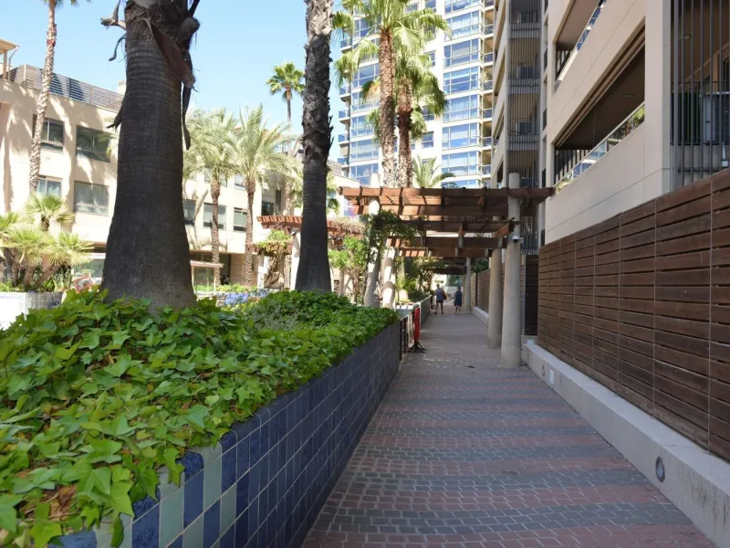 Spacious Apartment with Pool, Padel Courts and Garage in Diagonal Mar, Barcelona