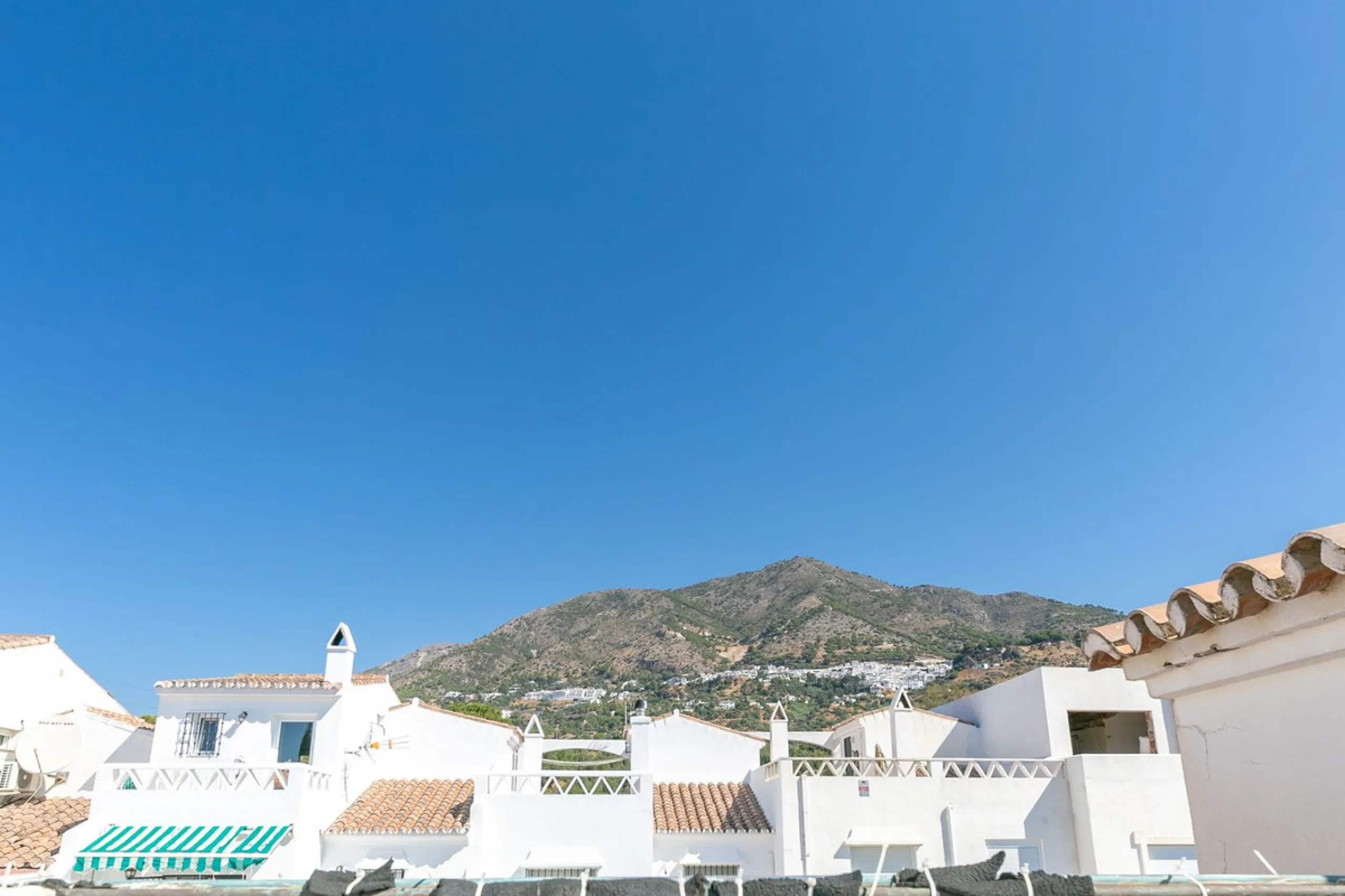 TOWNHOUSE WITH SOUL AND GREAT POTENTIAL IN LA CASITA COLORADA – HACIENDA DE MIJAS