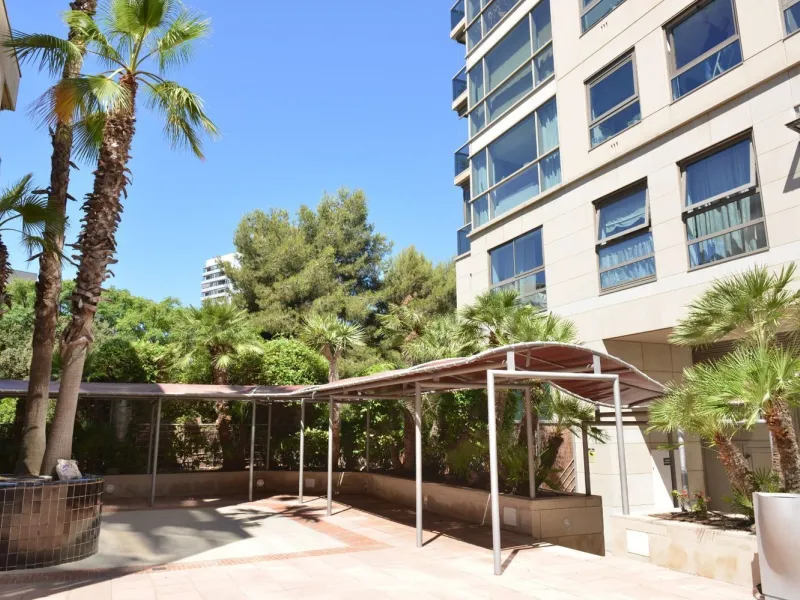 Spacious Apartment with Pool, Padel Courts and Garage in Diagonal Mar, Barcelona