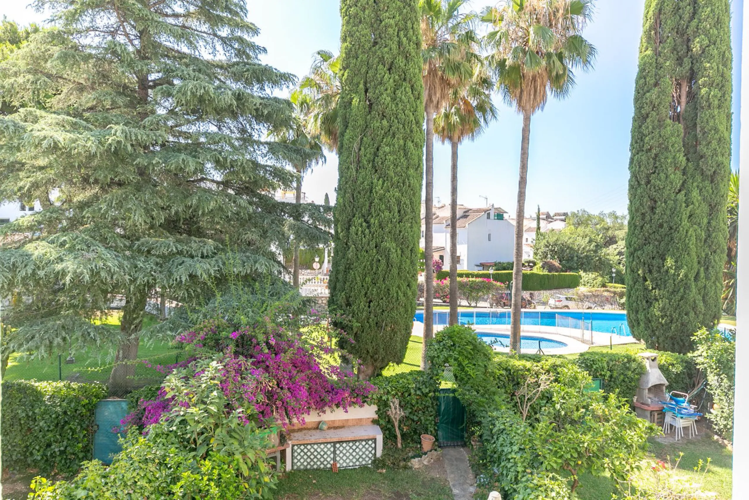 TOWNHOUSE WITH SOUL AND GREAT POTENTIAL IN LA CASITA COLORADA – HACIENDA DE MIJAS