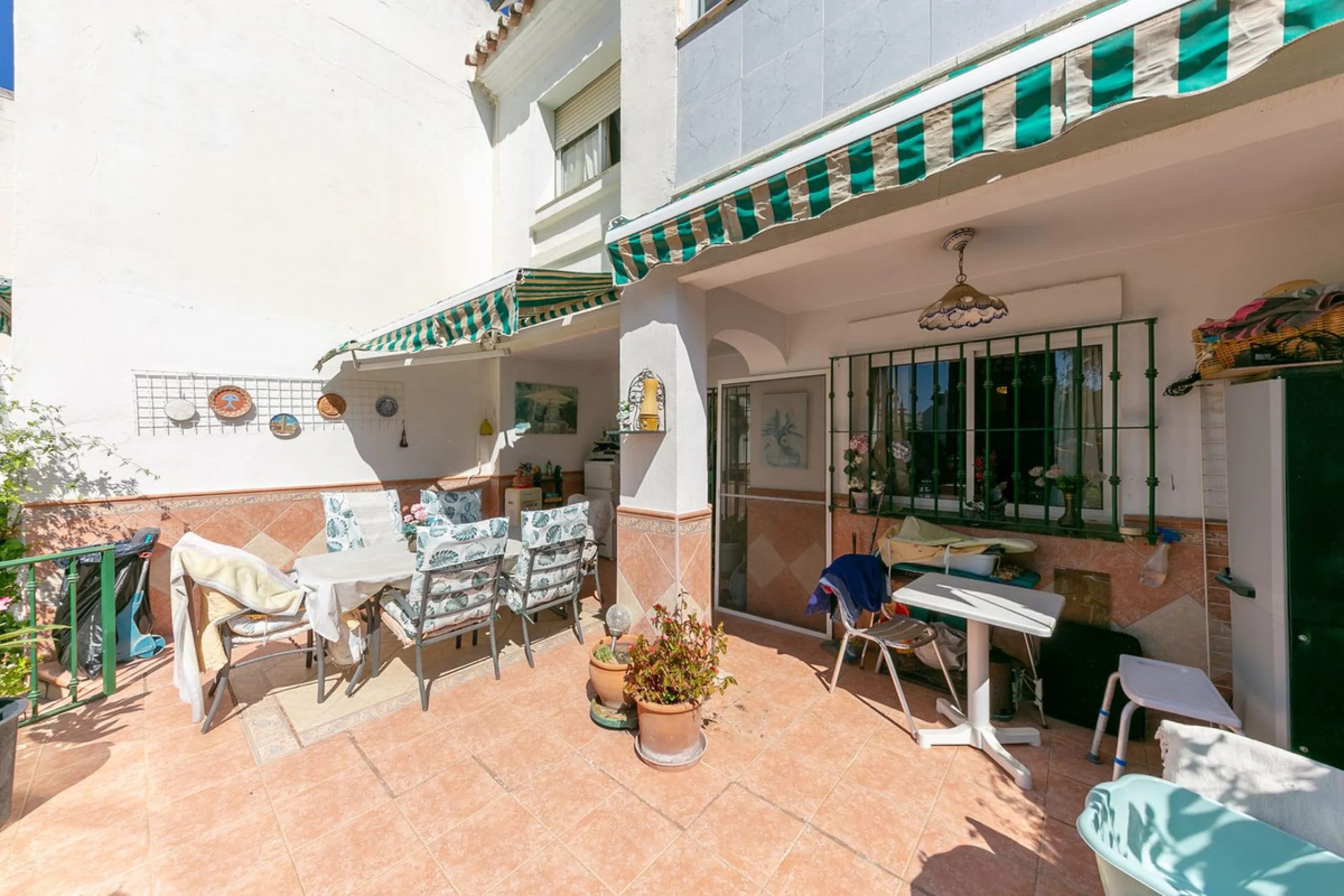 TOWNHOUSE WITH SOUL AND GREAT POTENTIAL IN LA CASITA COLORADA – HACIENDA DE MIJAS