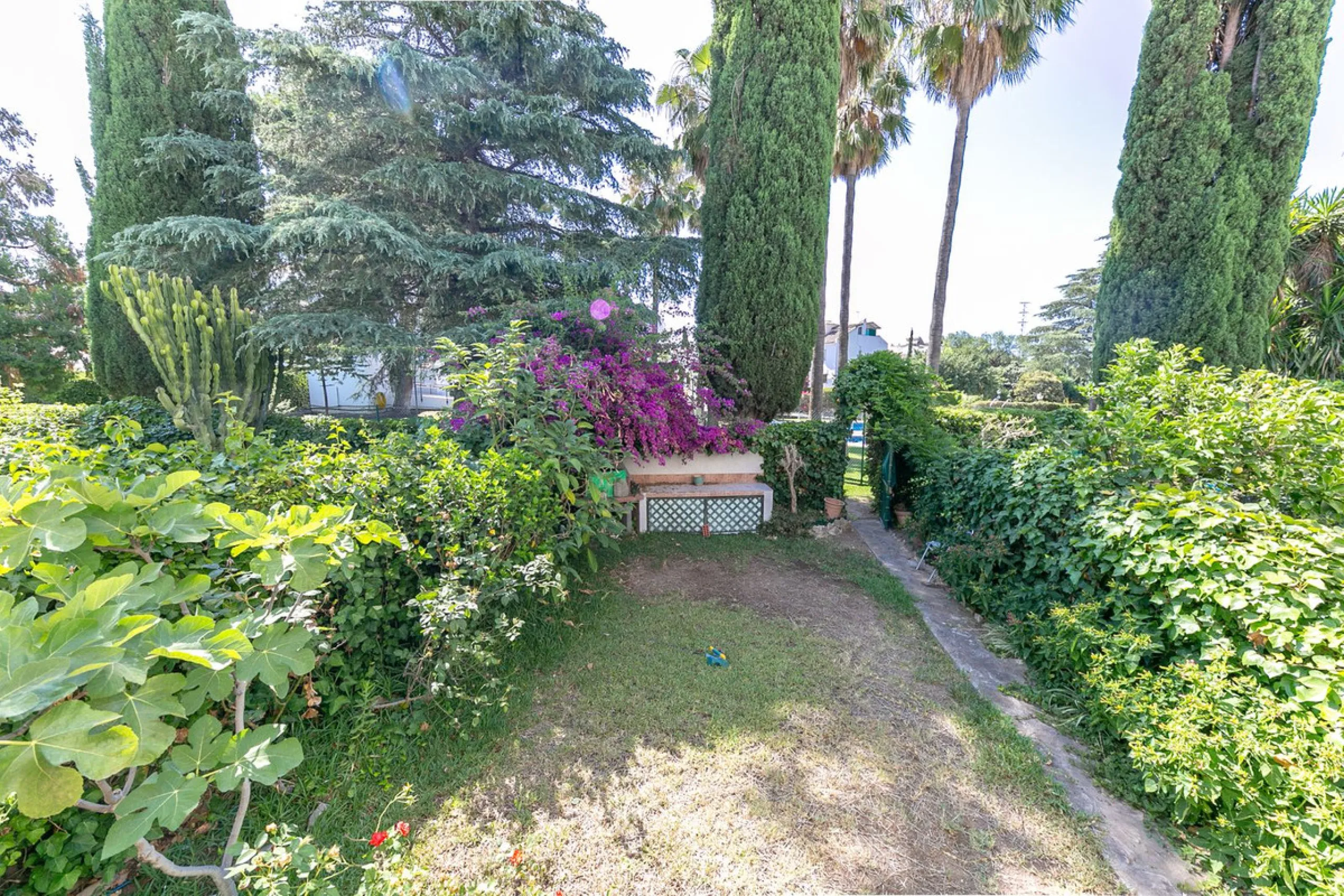 TOWNHOUSE WITH SOUL AND GREAT POTENTIAL IN LA CASITA COLORADA – HACIENDA DE MIJAS