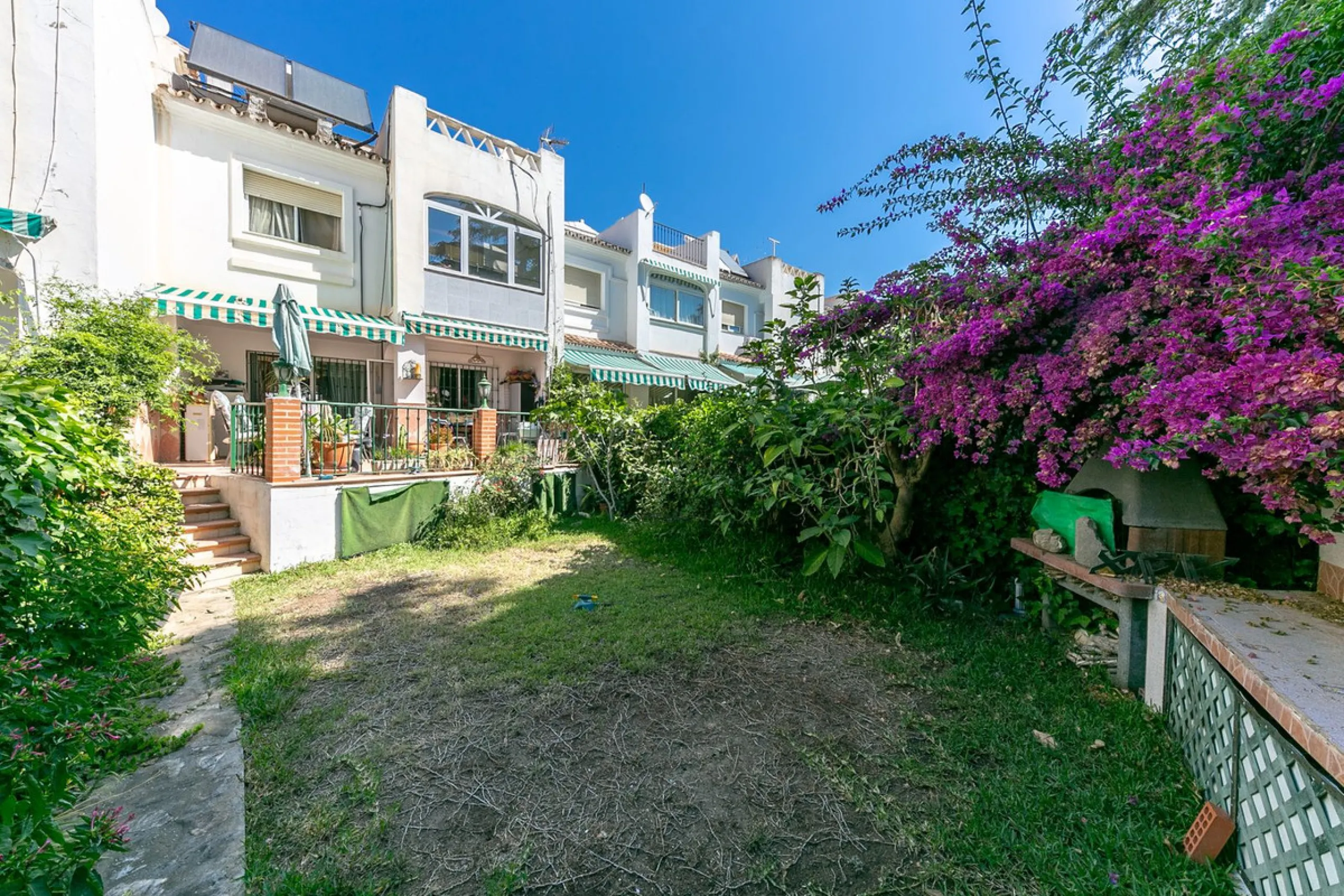 TOWNHOUSE WITH SOUL AND GREAT POTENTIAL IN LA CASITA COLORADA – HACIENDA DE MIJAS