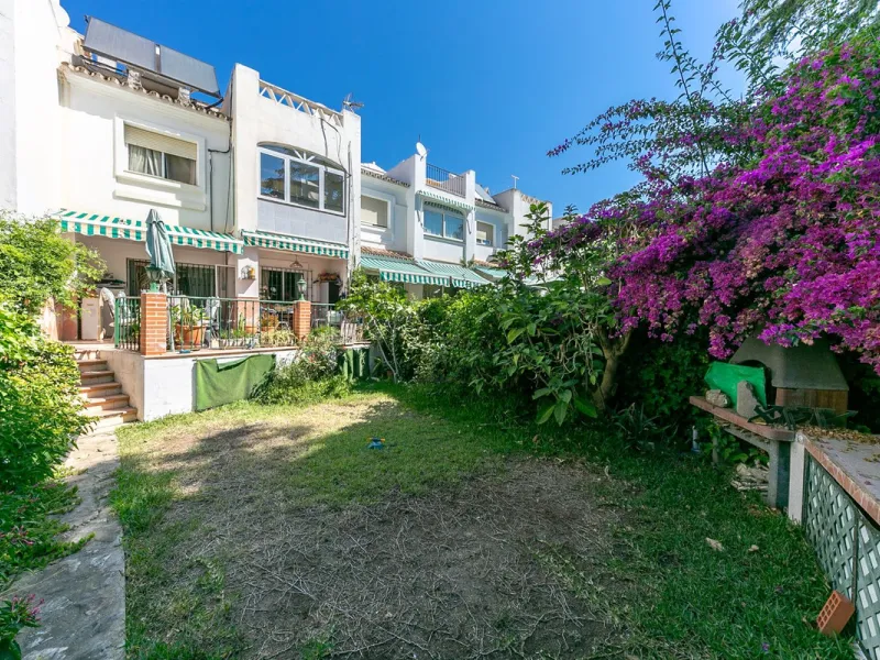 TOWNHOUSE WITH SOUL AND GREAT POTENTIAL IN LA CASITA COLORADA – HACIENDA DE MIJAS
