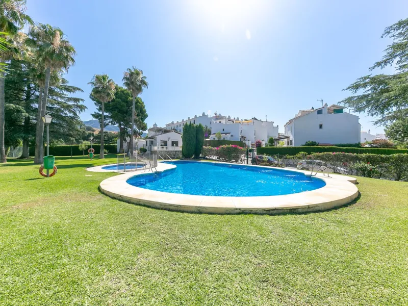 TOWNHOUSE WITH SOUL AND GREAT POTENTIAL IN LA CASITA COLORADA – HACIENDA DE MIJAS