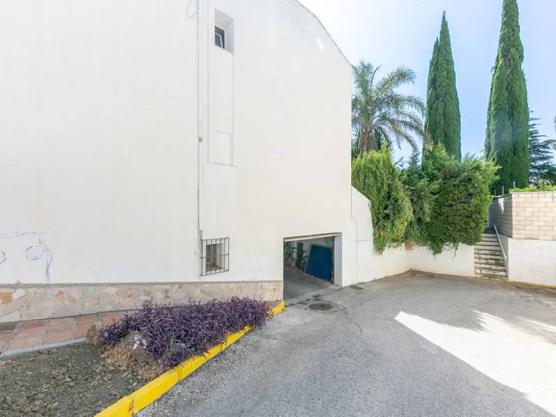 TOWNHOUSE WITH SOUL AND GREAT POTENTIAL IN LA CASITA COLORADA – HACIENDA DE MIJAS