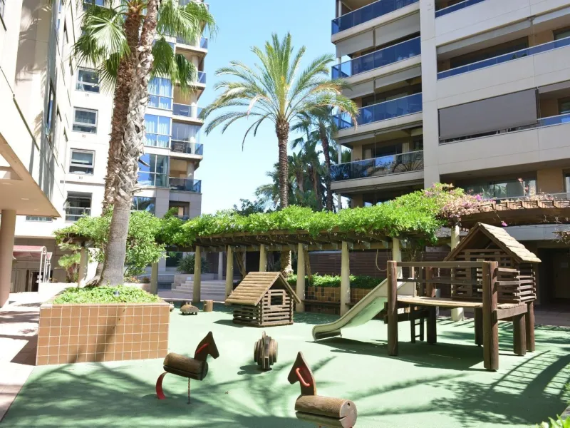 Spacious Apartment with Pool, Padel Courts and Garage in Diagonal Mar, Barcelona
