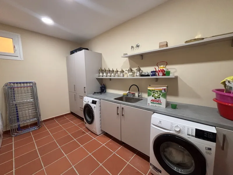 Three-storey unfurnished  villa built on a 2,025.63 m² plot, located in the prestigious La Panera development in Estepona. The property is south-facing and offers sea views, ensuring plenty of natural light and an excellent location.