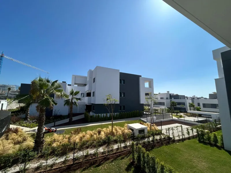 Apartment - Middle Floor Apartment в продаже в Estepona, Málaga. В доме 3 спален и 2 ванных комнат. Площадь дома 117 м²