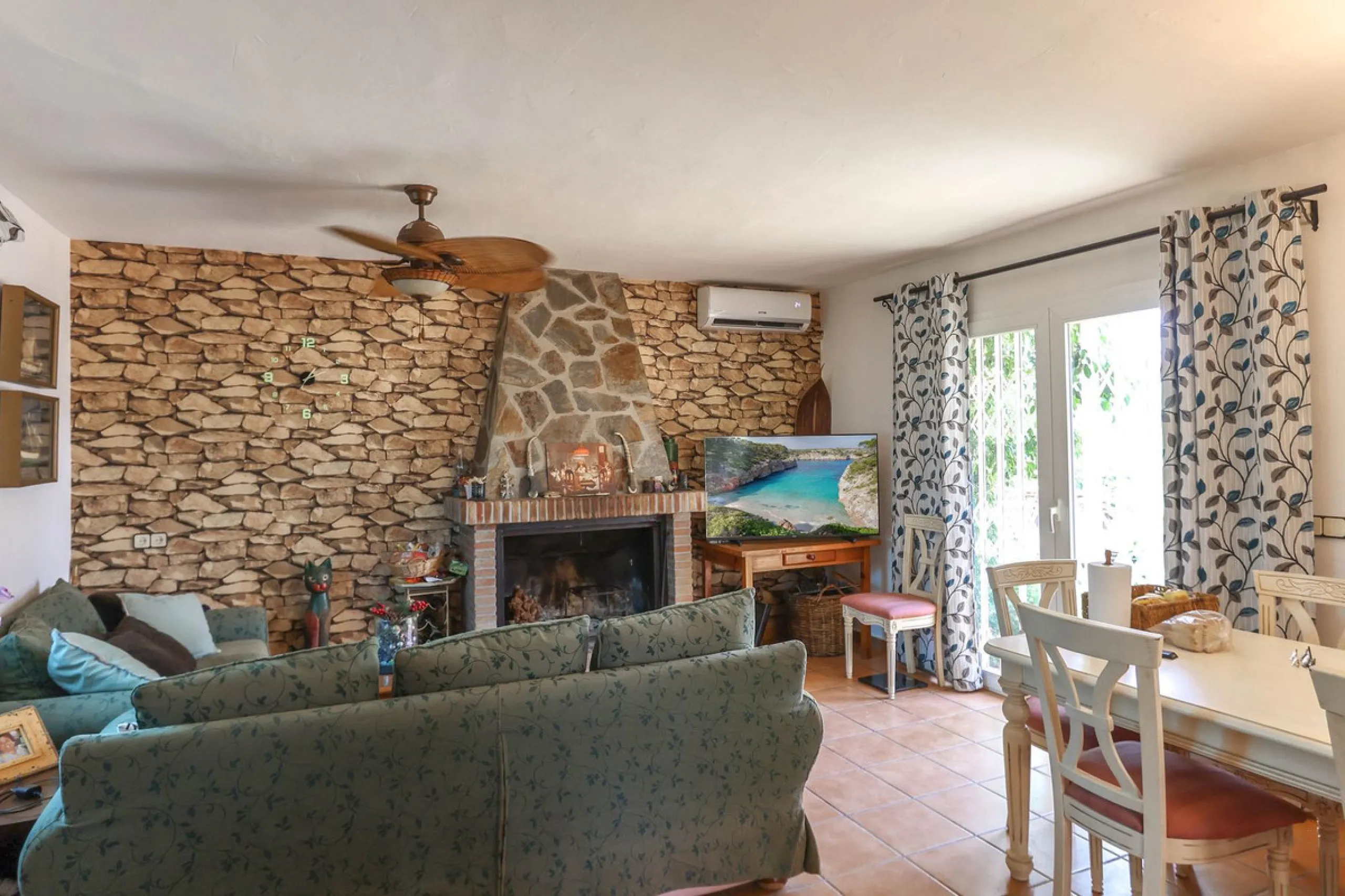 Avocado & Dragon Fruit Farm – Your Own Mountain Retreat