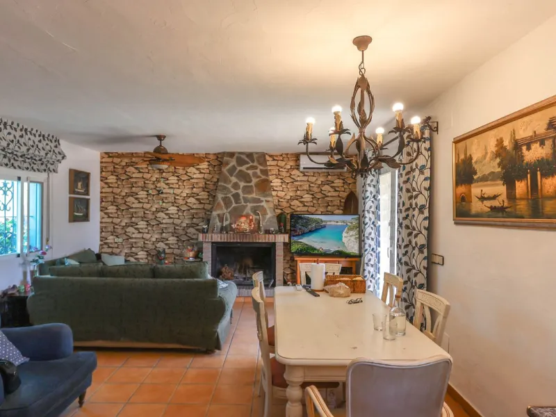 Avocado & Dragon Fruit Farm – Your Own Mountain Retreat