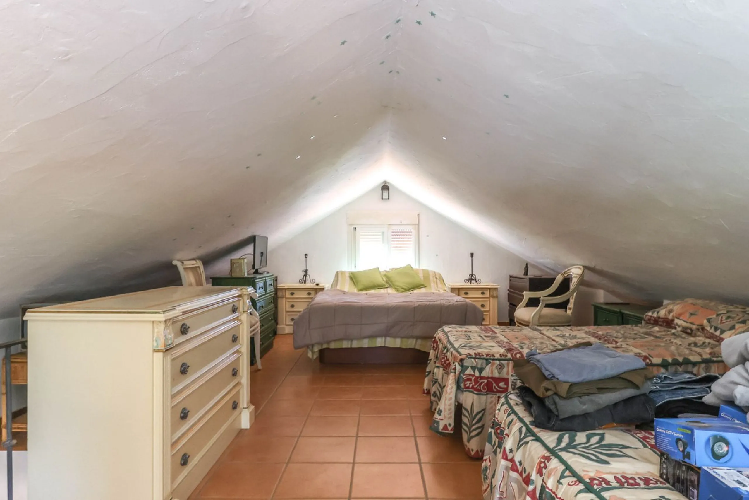 Avocado & Dragon Fruit Farm – Your Own Mountain Retreat