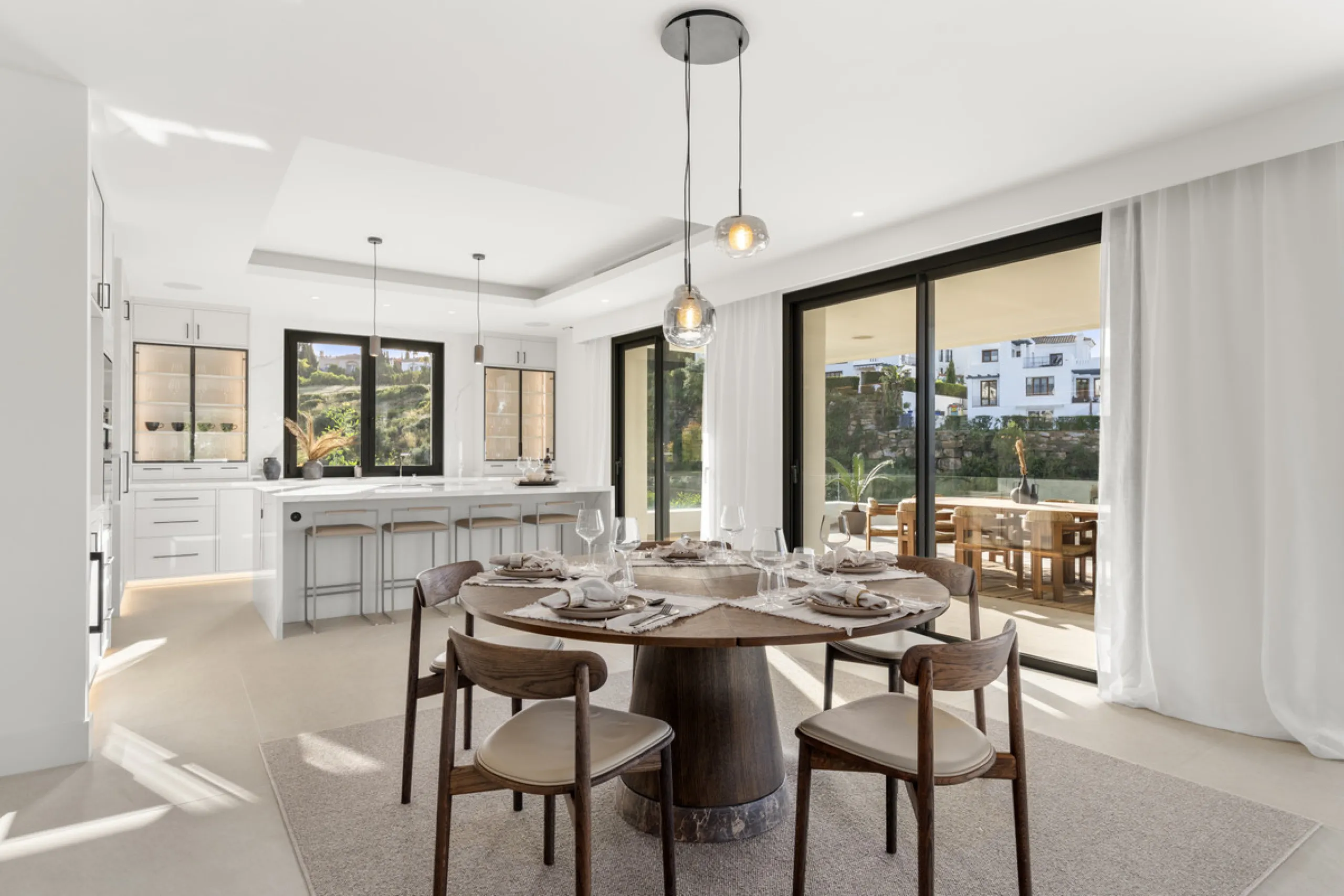 Villa Three, located in the distinguished La Resina Golf community within Estepona's flourishing residential zone, is an architectural statement combining contemporary sophistication and practical luxury. Designed by the acclaimed Francisco Martínez Galvá