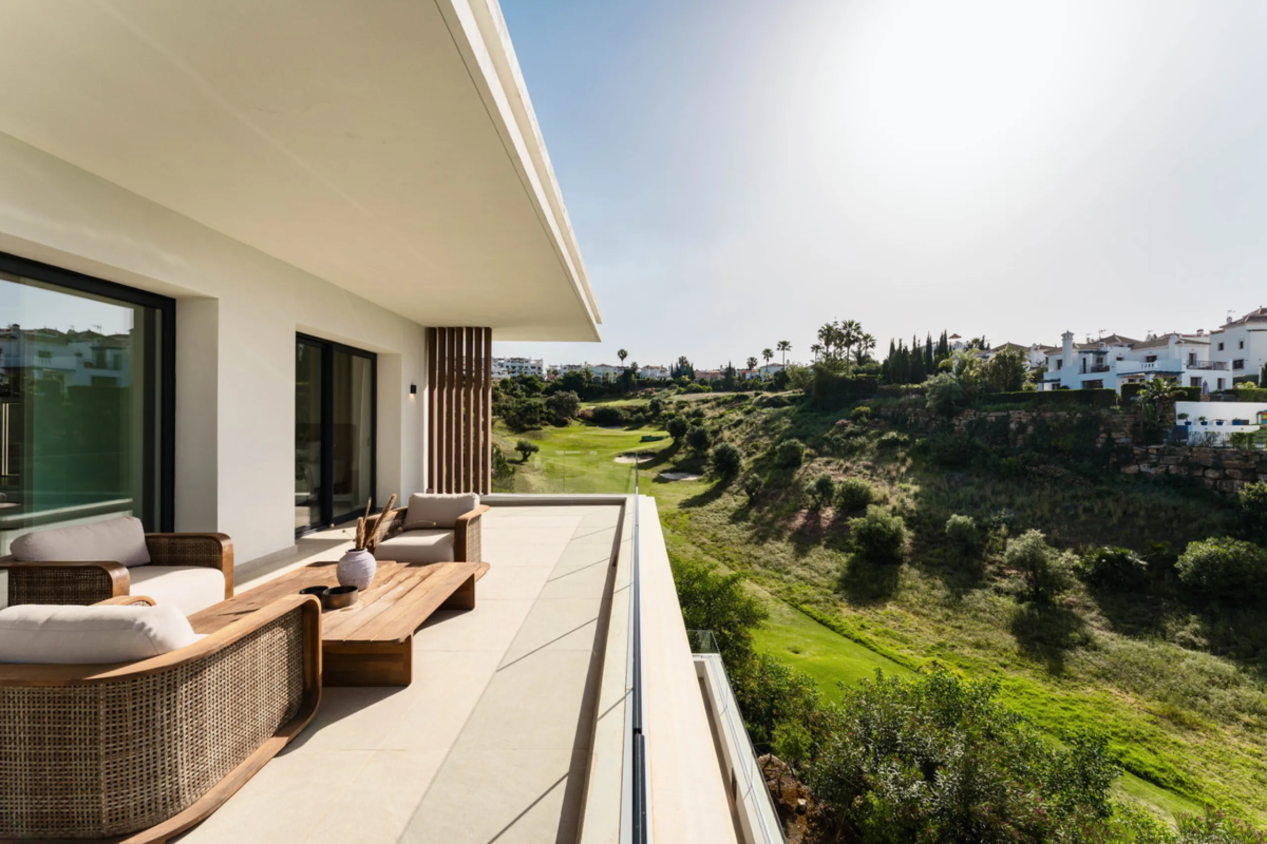 Villa Three, located in the distinguished La Resina Golf community within Estepona's flourishing residential zone, is an architectural statement combining contemporary sophistication and practical luxury. Designed by the acclaimed Francisco Martínez Galvá