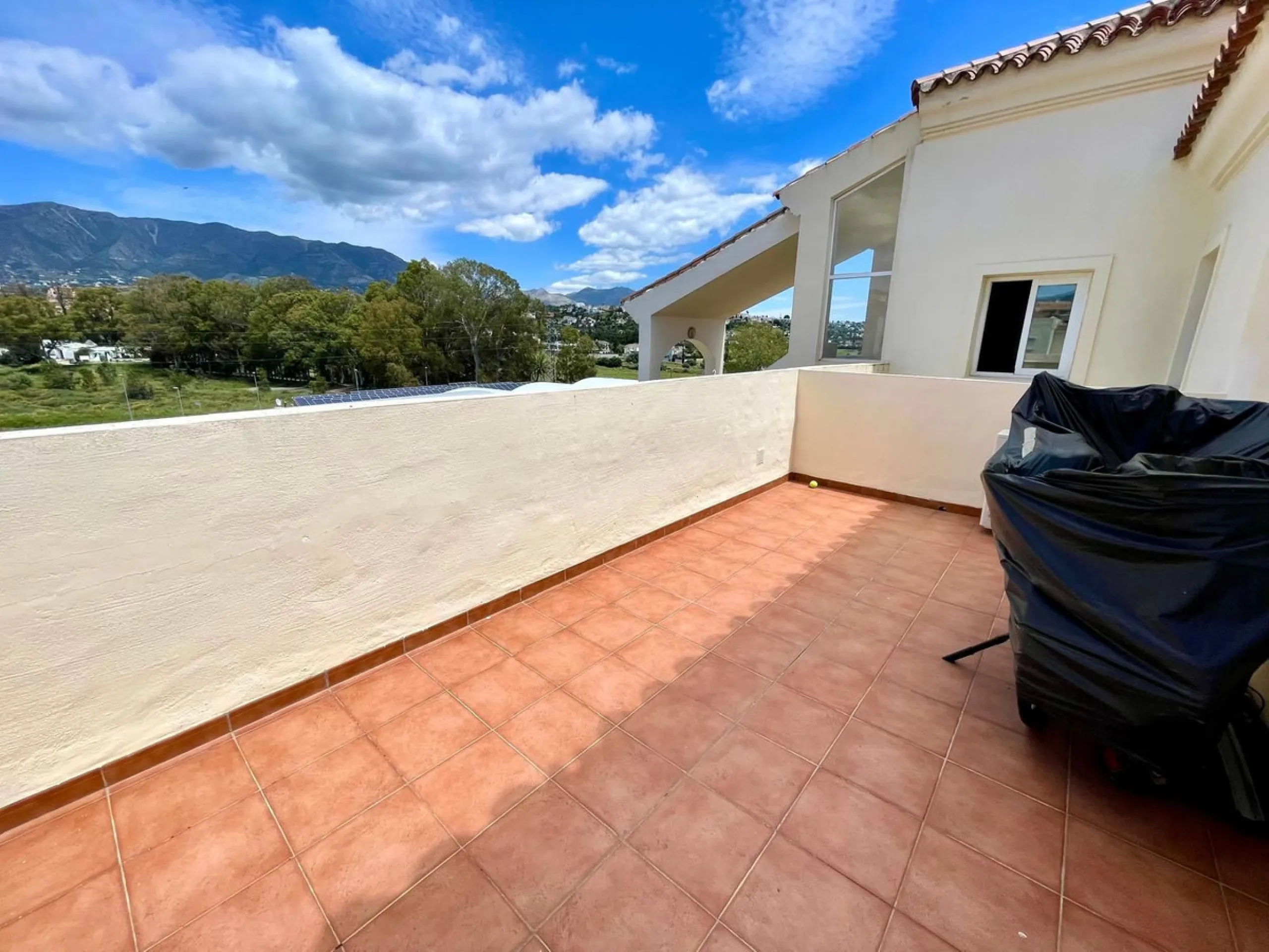 Apartment - Penthouse в продаже в Mijas, Málaga. В доме 3 спален и 2 ванных комнат. Площадь дома 112 м²