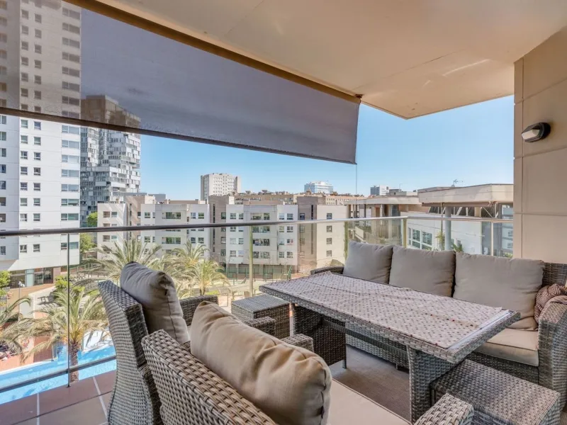 Piso exclusivo y luminoso con vistas al mar en Diagonal Mar, Barcelona