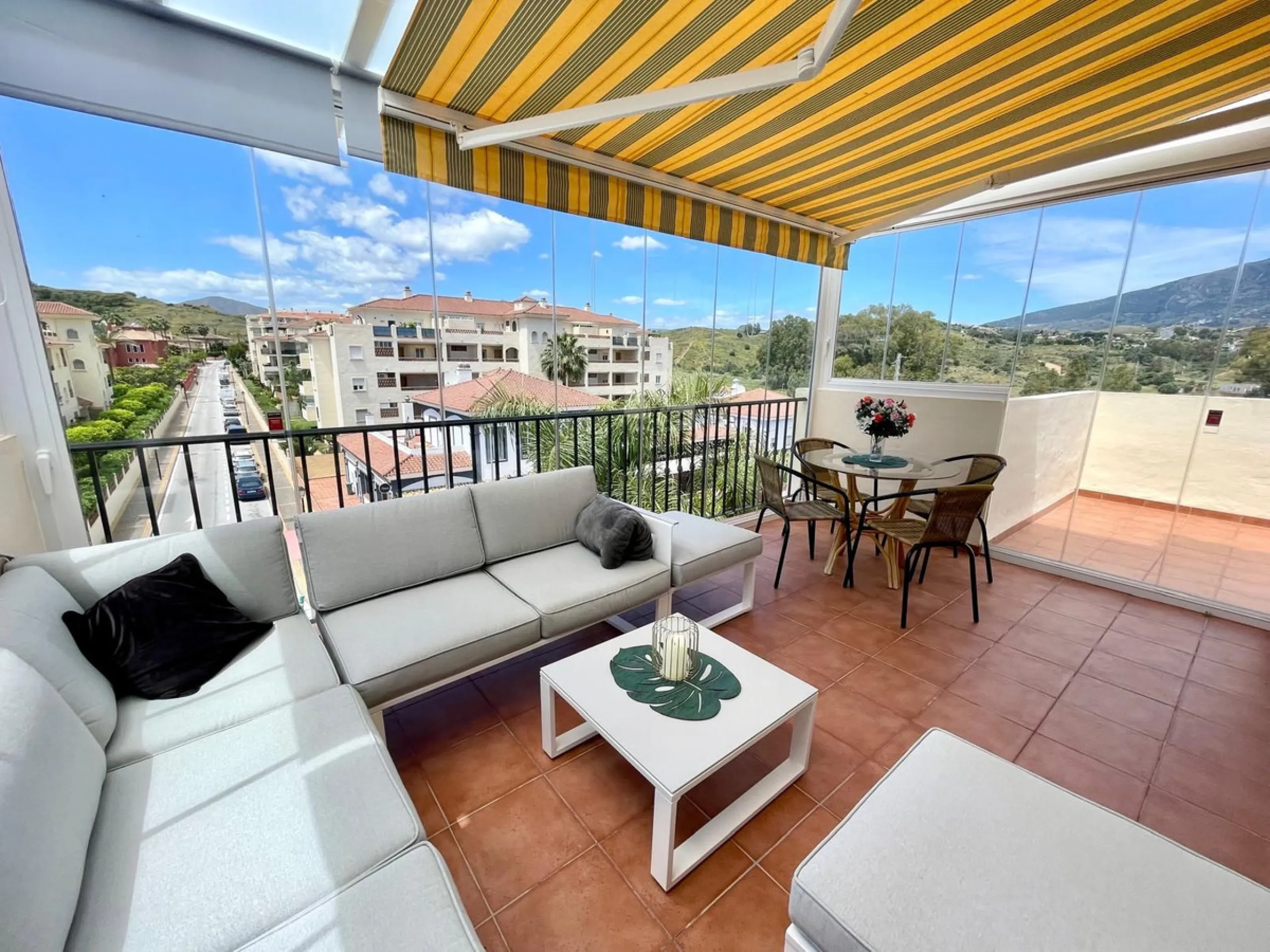 Apartment - Penthouse в продаже в Mijas, Málaga. В доме 3 спален и 2 ванных комнат. Площадь дома 112 м²