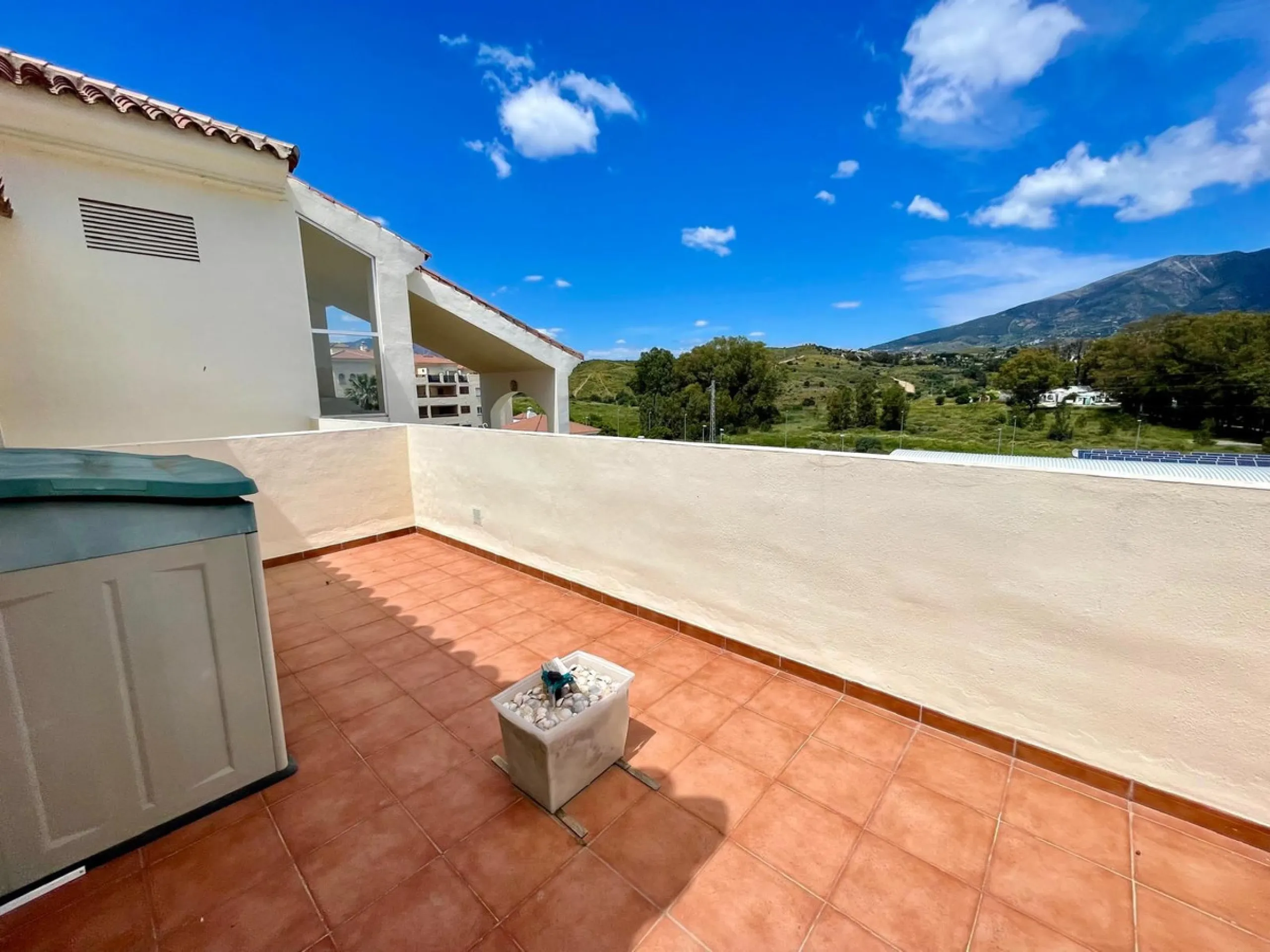 Apartment - Penthouse в продаже в Mijas, Málaga. В доме 3 спален и 2 ванных комнат. Площадь дома 112 м²