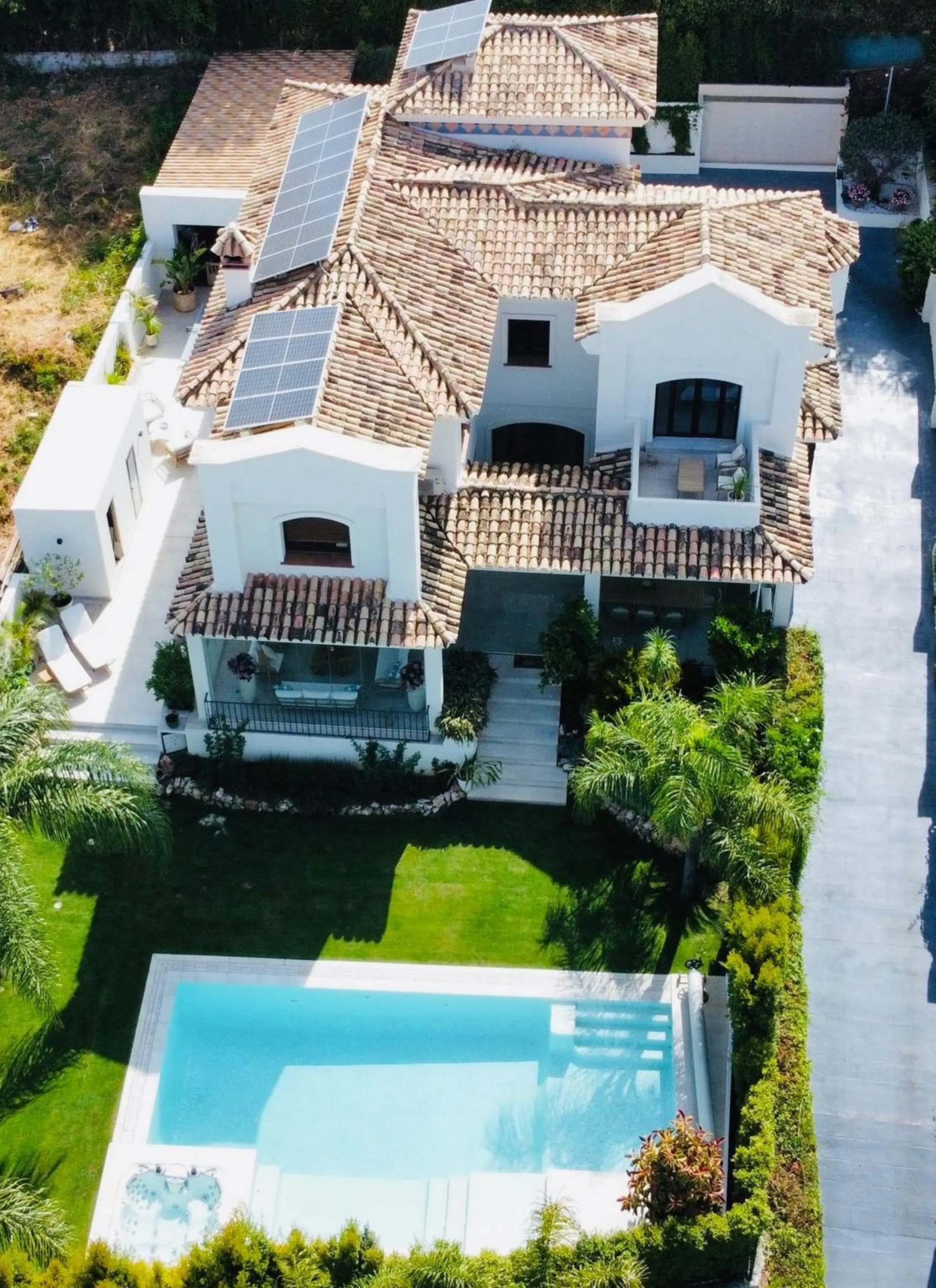Recently Refurbished Villa from Scratch with Heated Pool and Sea Views in Ultra Central Marbella Location.