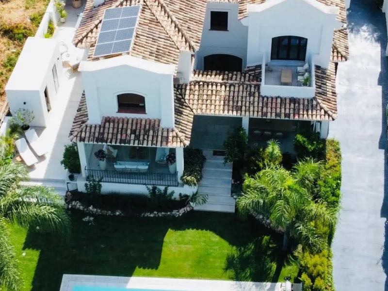 Recently Refurbished Villa from Scratch with Heated Pool and Sea Views in Ultra Central Marbella Location.