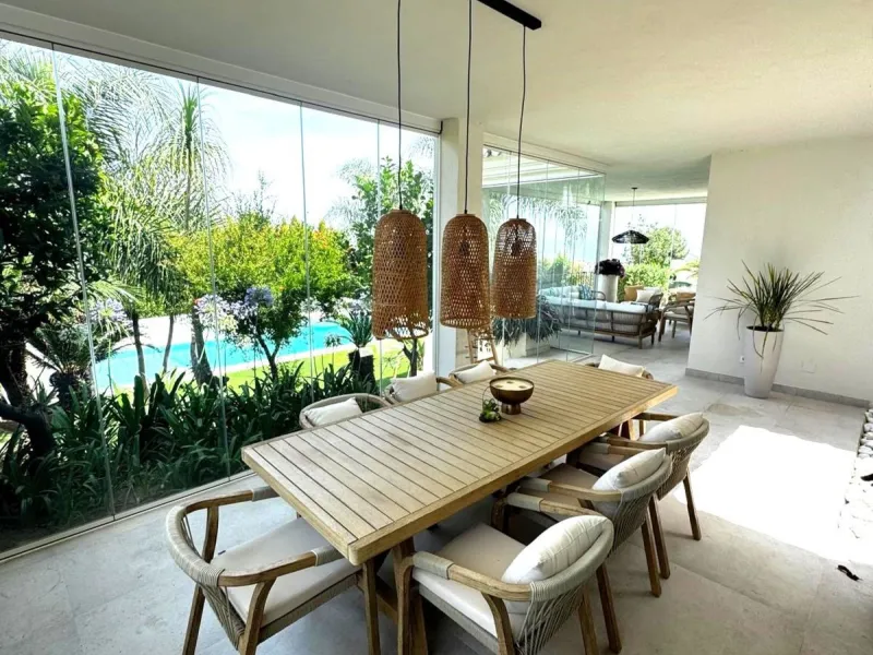 Recently Refurbished Villa from Scratch with Heated Pool and Sea Views in Ultra Central Marbella Location.