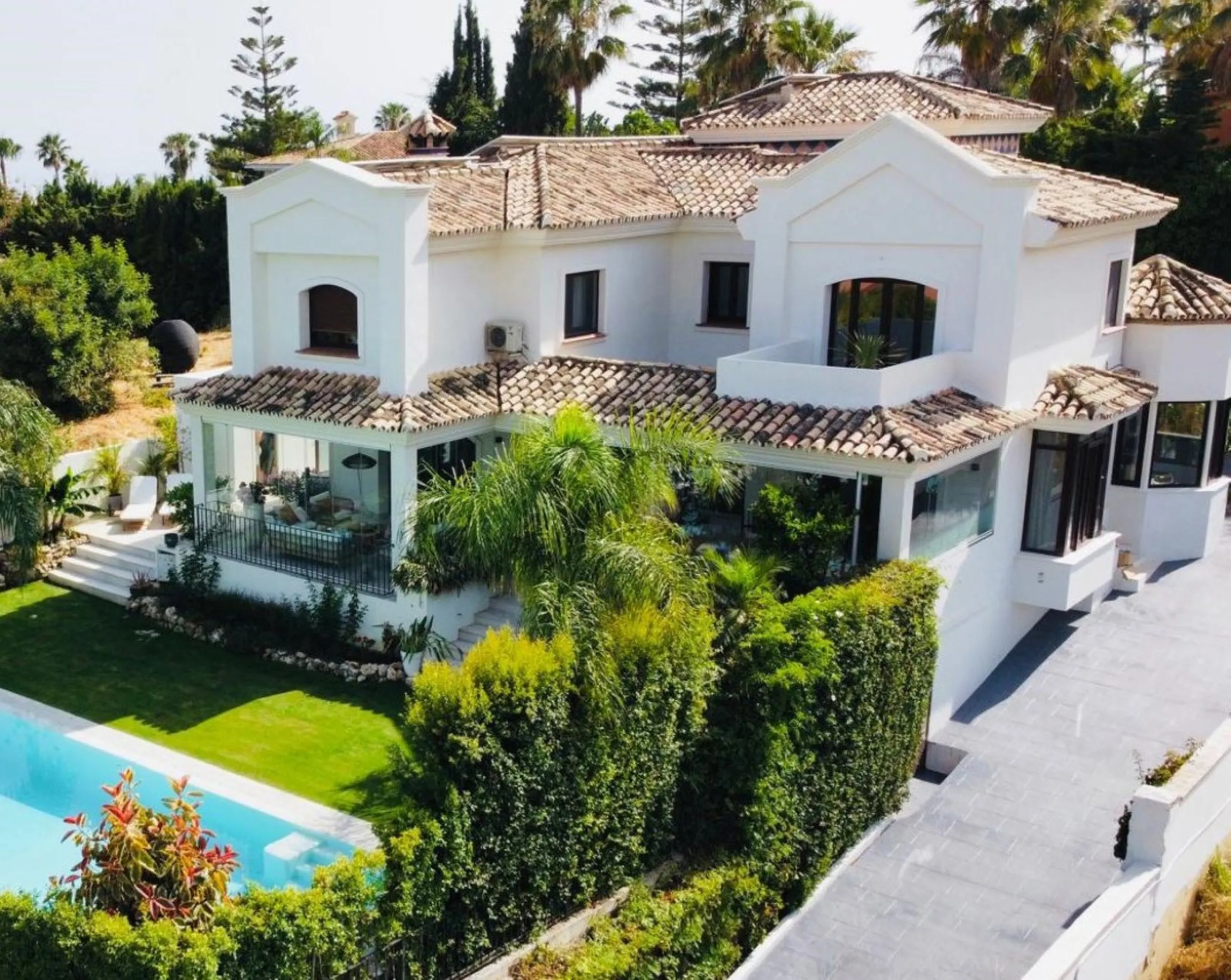 Recently Refurbished Villa from Scratch with Heated Pool and Sea Views in Ultra Central Marbella Location.