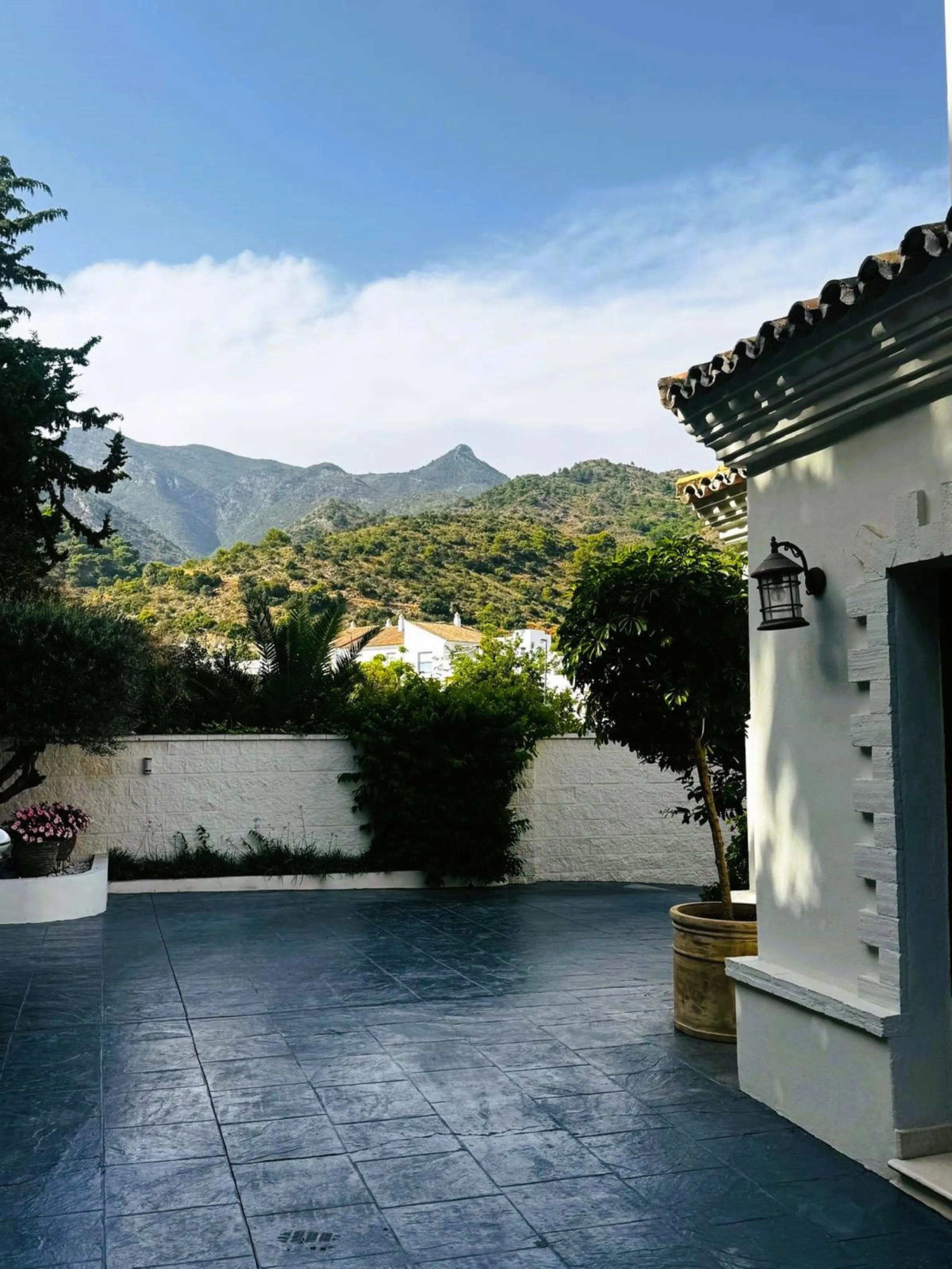 Recently Refurbished Villa from Scratch with Heated Pool and Sea Views in Ultra Central Marbella Location.