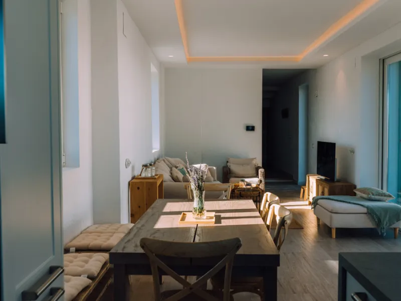 Set on a vast 270,000 m² estate near Ardales and the popular Caminito del Rey, this stunning cortijo blends recent renovations with preserved traditional features—thick stone walls, wooden beams, and classic doors—offering comfort without compromising cha