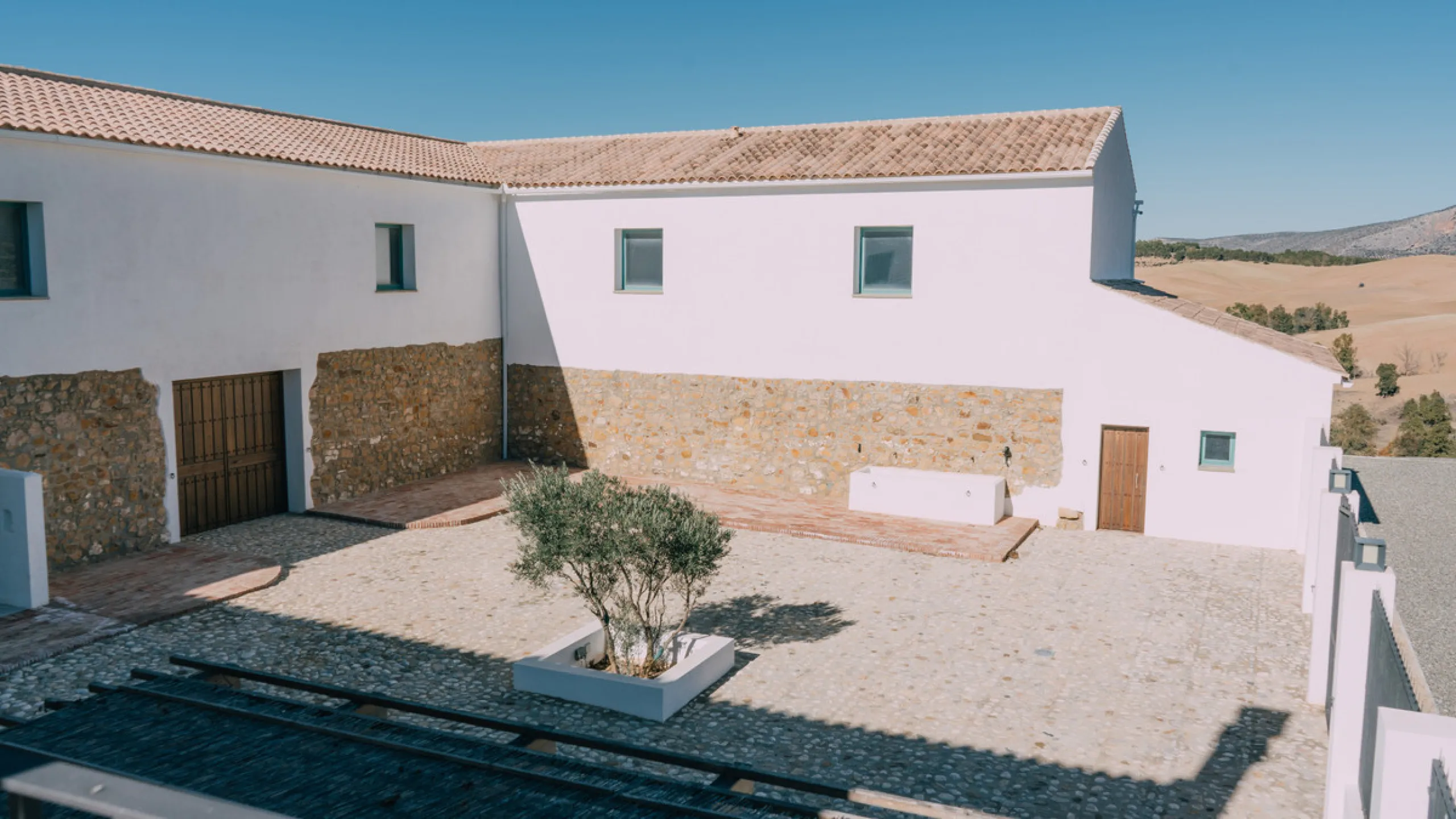 Set on a vast 270,000 m² estate near Ardales and the popular Caminito del Rey, this stunning cortijo blends recent renovations with preserved traditional features—thick stone walls, wooden beams, and classic doors—offering comfort without compromising cha