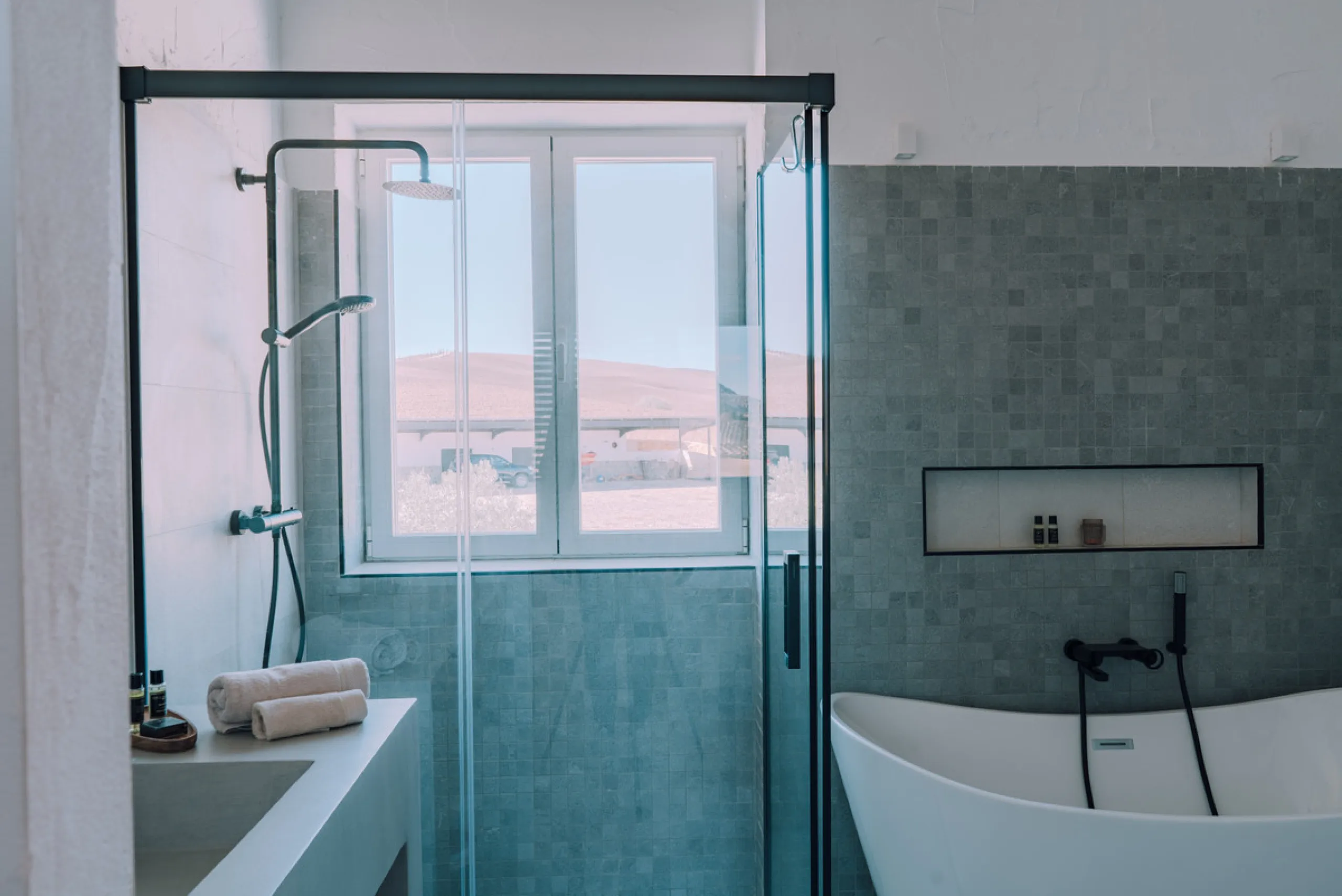 Set on a vast 270,000 m² estate near Ardales and the popular Caminito del Rey, this stunning cortijo blends recent renovations with preserved traditional features—thick stone walls, wooden beams, and classic doors—offering comfort without compromising cha