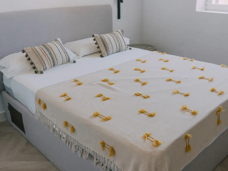 Set on a vast 270,000 m² estate near Ardales and the popular Caminito del Rey, this stunning cortijo blends recent renovations with preserved traditional features—thick stone walls, wooden beams, and classic doors—offering comfort without compromising cha