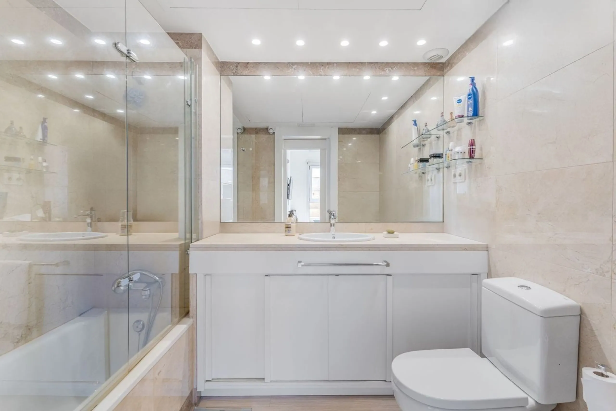 Exclusive bright apartment with sea views in Diagonal Mar, Barcelona