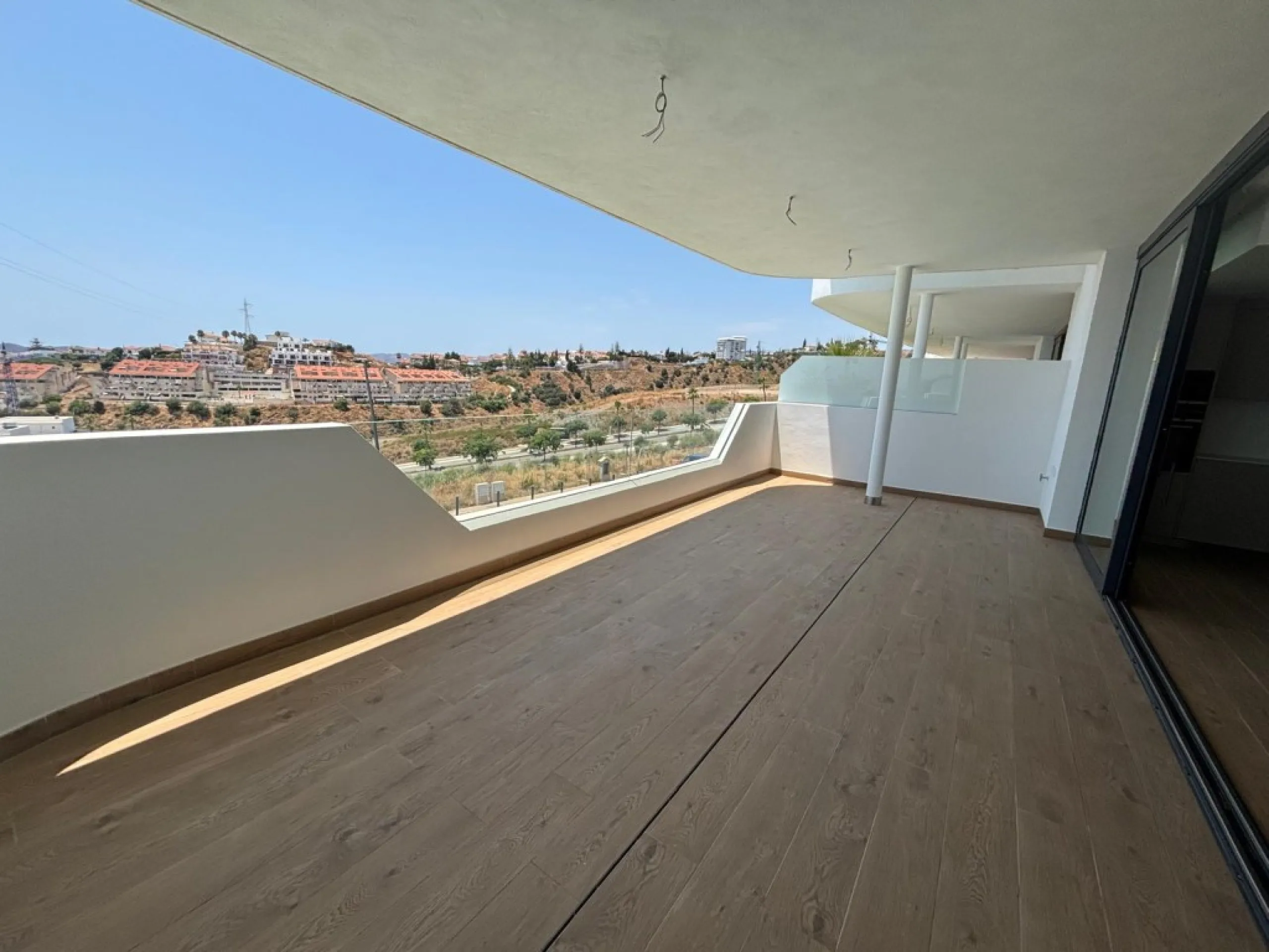 Apartment - Middle Floor Apartment в продаже в Fuengirola, Málaga. В доме 2 спален и 2 ванных комнат. Площадь дома 150 м²