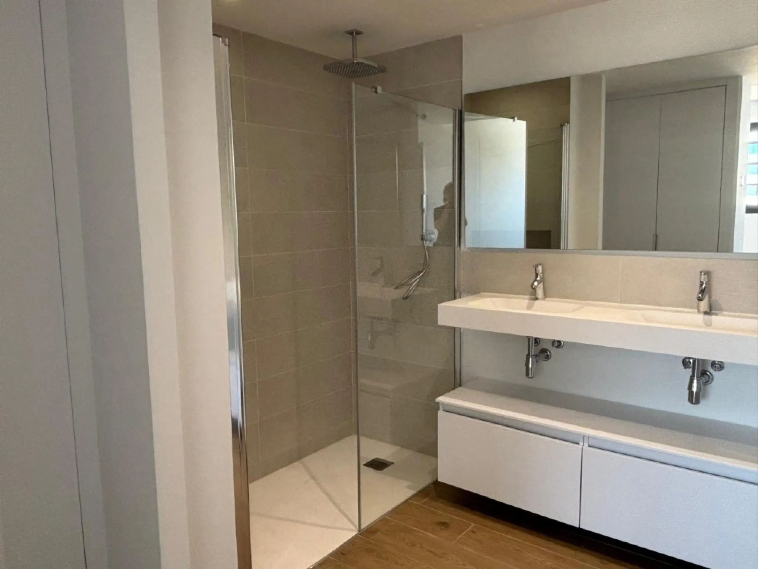 Apartment - Middle Floor Apartment в продаже в Fuengirola, Málaga. В доме 2 спален и 2 ванных комнат. Площадь дома 150 м²