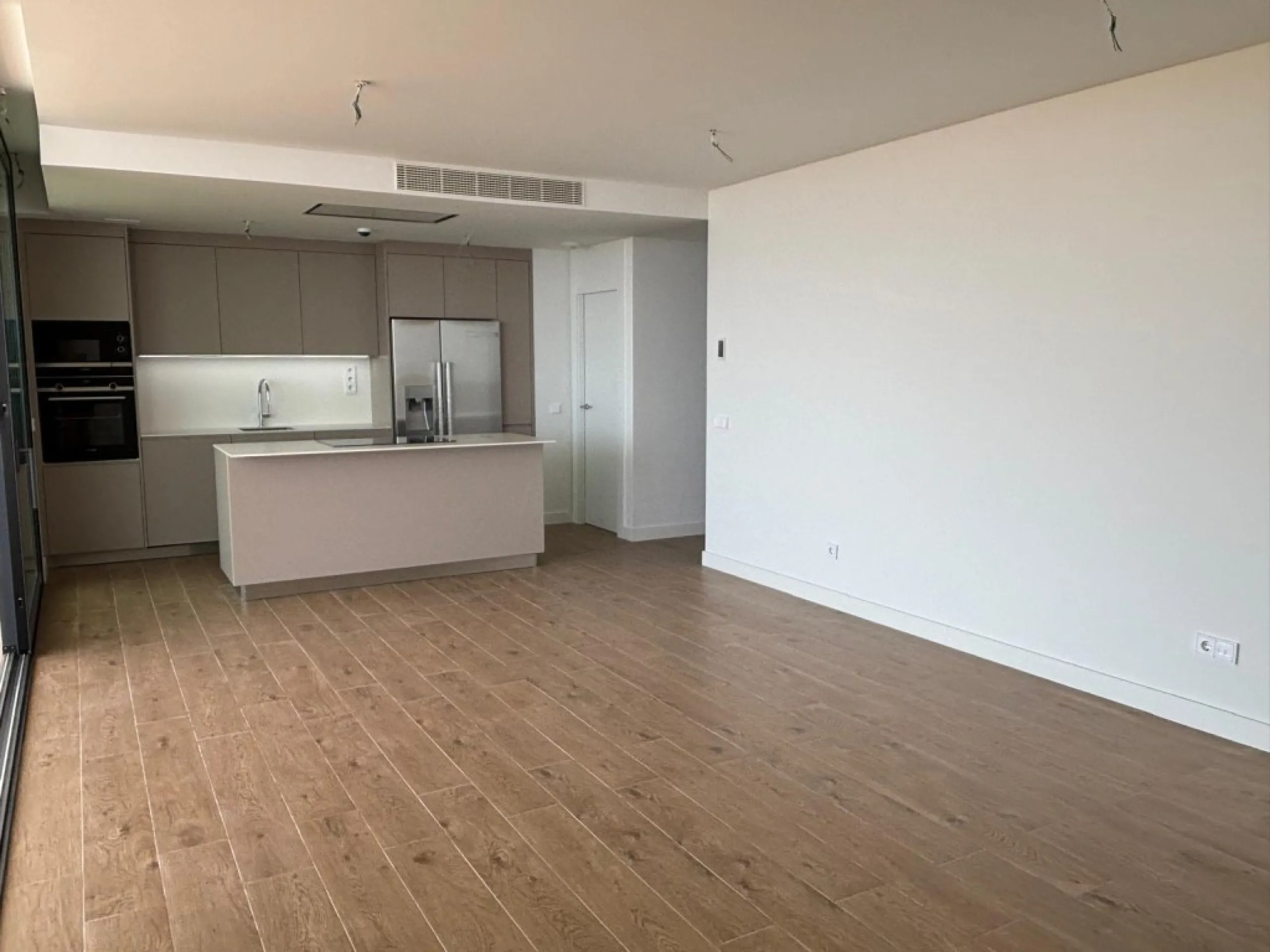 Apartment - Middle Floor Apartment в продаже в Fuengirola, Málaga. В доме 2 спален и 2 ванных комнат. Площадь дома 150 м²