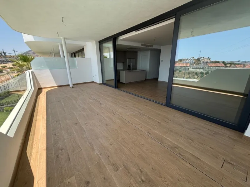 Apartment - Middle Floor Apartment в продаже в Fuengirola, Málaga. В доме 2 спален и 2 ванных комнат. Площадь дома 150 м²