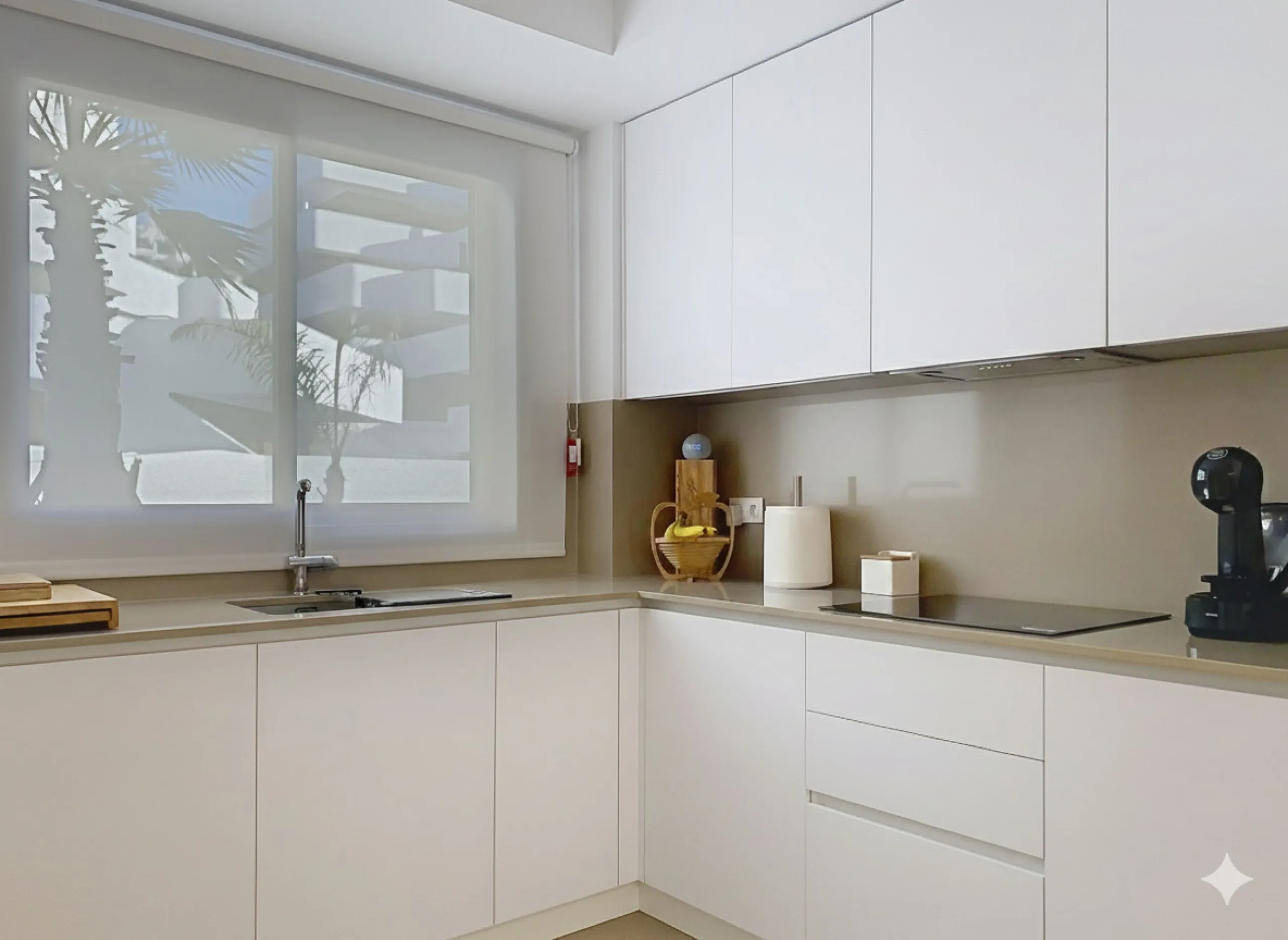 Located in Las Mesas, one of the most sought-after and rapidly expanding residential areas in the city of Estepona, this elegant elevated ground floor apartment combines contemporary design, comfort, and a privileged location. Just a 10-minute walk from t