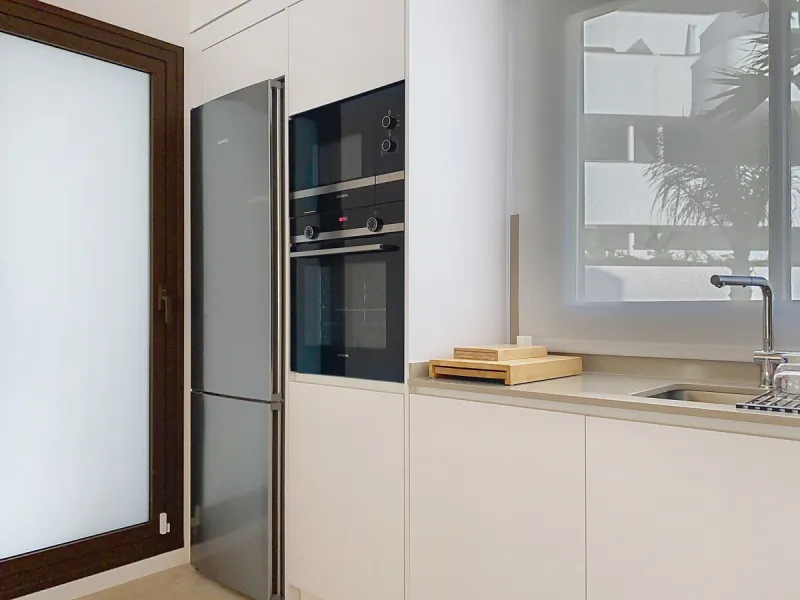 Located in Las Mesas, one of the most sought-after and rapidly expanding residential areas in the city of Estepona, this elegant elevated ground floor apartment combines contemporary design, comfort, and a privileged location. Just a 10-minute walk from t