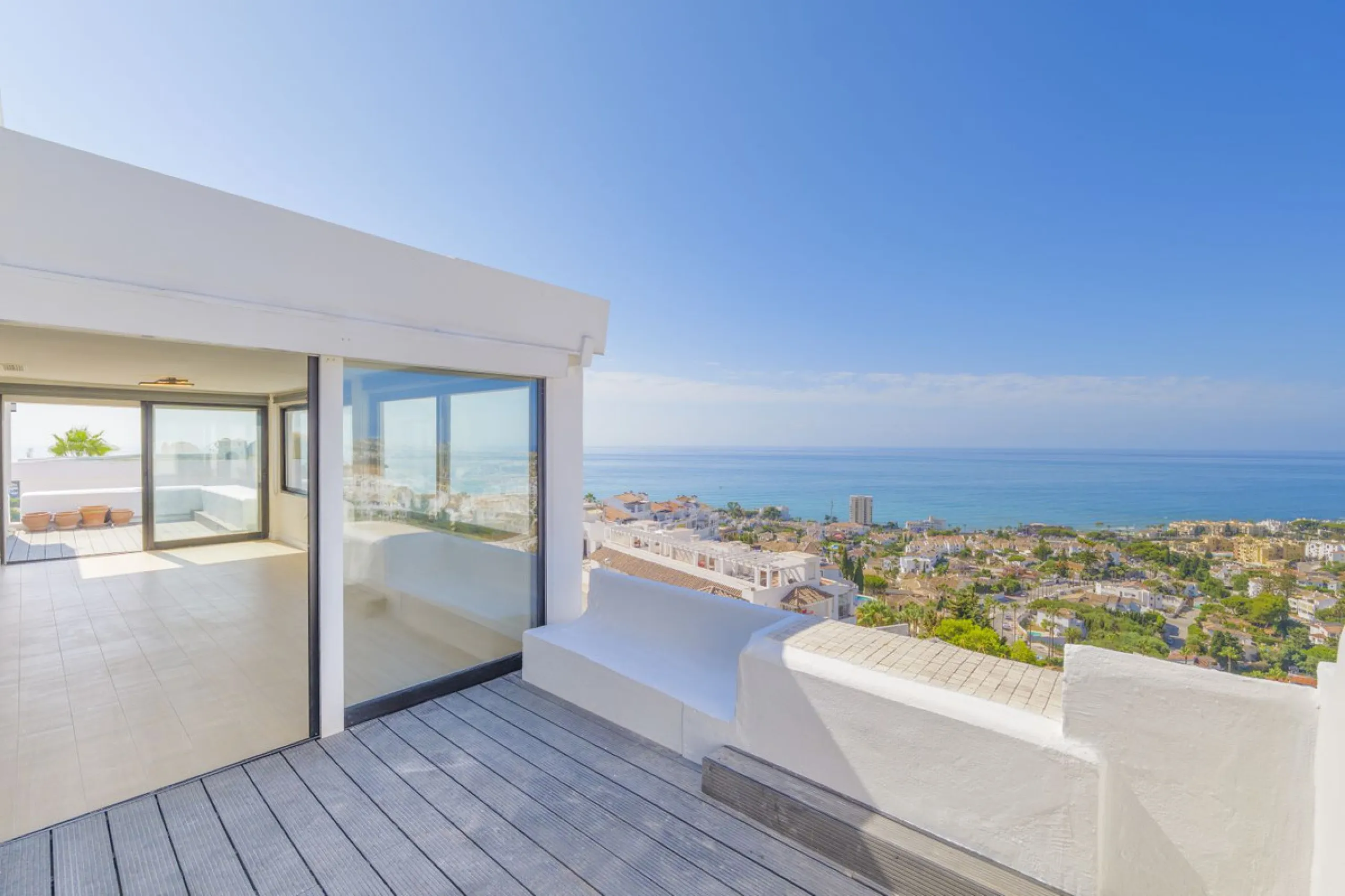 Apartment - Penthouse в продаже в Mijas, Málaga. В доме 3 спален и 2 ванных комнат. Площадь дома 115 м²