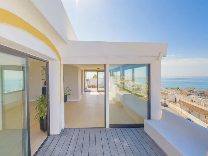 Apartment - Penthouse в продаже в Mijas, Málaga. В доме 3 спален и 2 ванных комнат. Площадь дома 115 м²