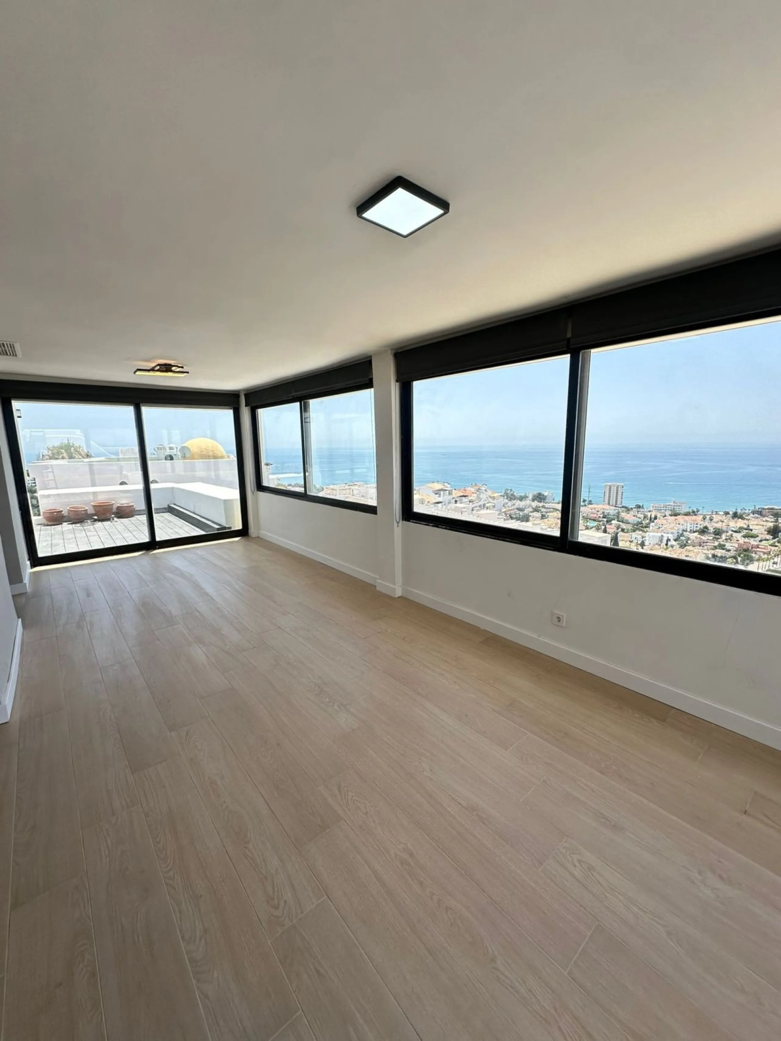 Apartment - Penthouse в продаже в Mijas, Málaga. В доме 3 спален и 2 ванных комнат. Площадь дома 115 м²