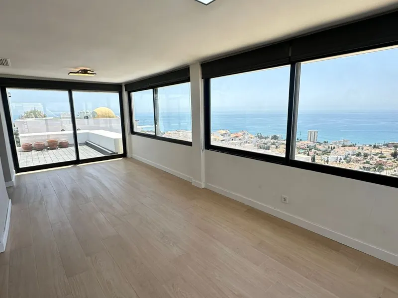 Apartment - Penthouse в продаже в Mijas, Málaga. В доме 3 спален и 2 ванных комнат. Площадь дома 115 м²