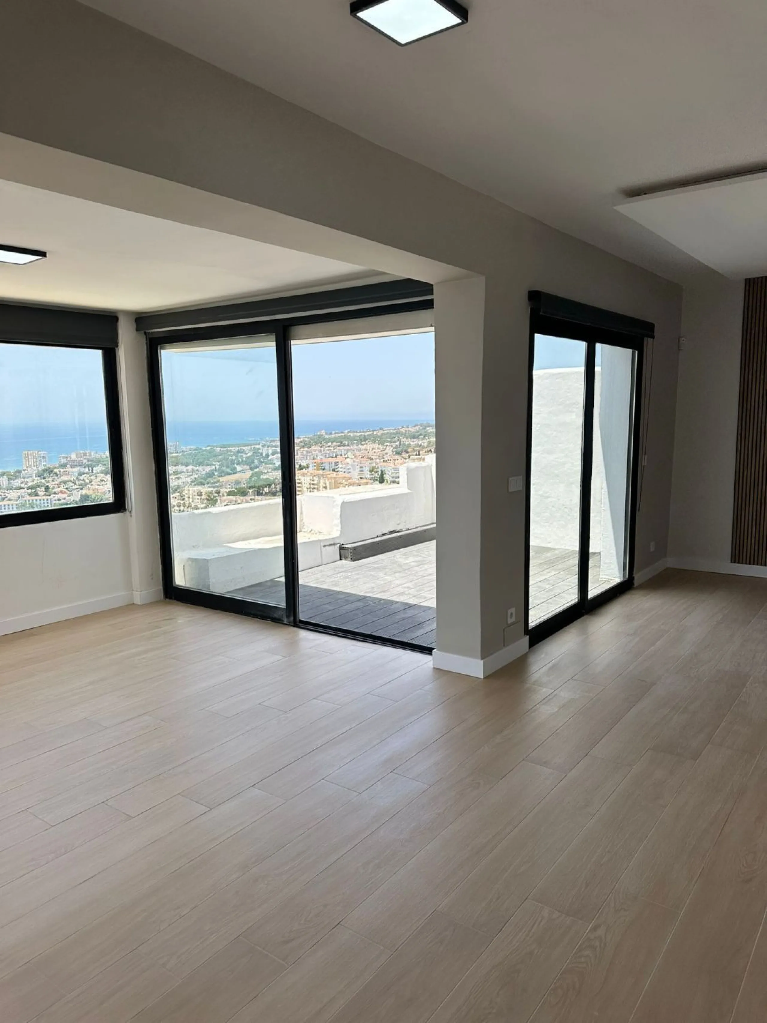 Apartment - Penthouse в продаже в Mijas, Málaga. В доме 3 спален и 2 ванных комнат. Площадь дома 115 м²
