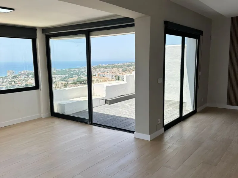 Apartment - Penthouse в продаже в Mijas, Málaga. В доме 3 спален и 2 ванных комнат. Площадь дома 115 м²
