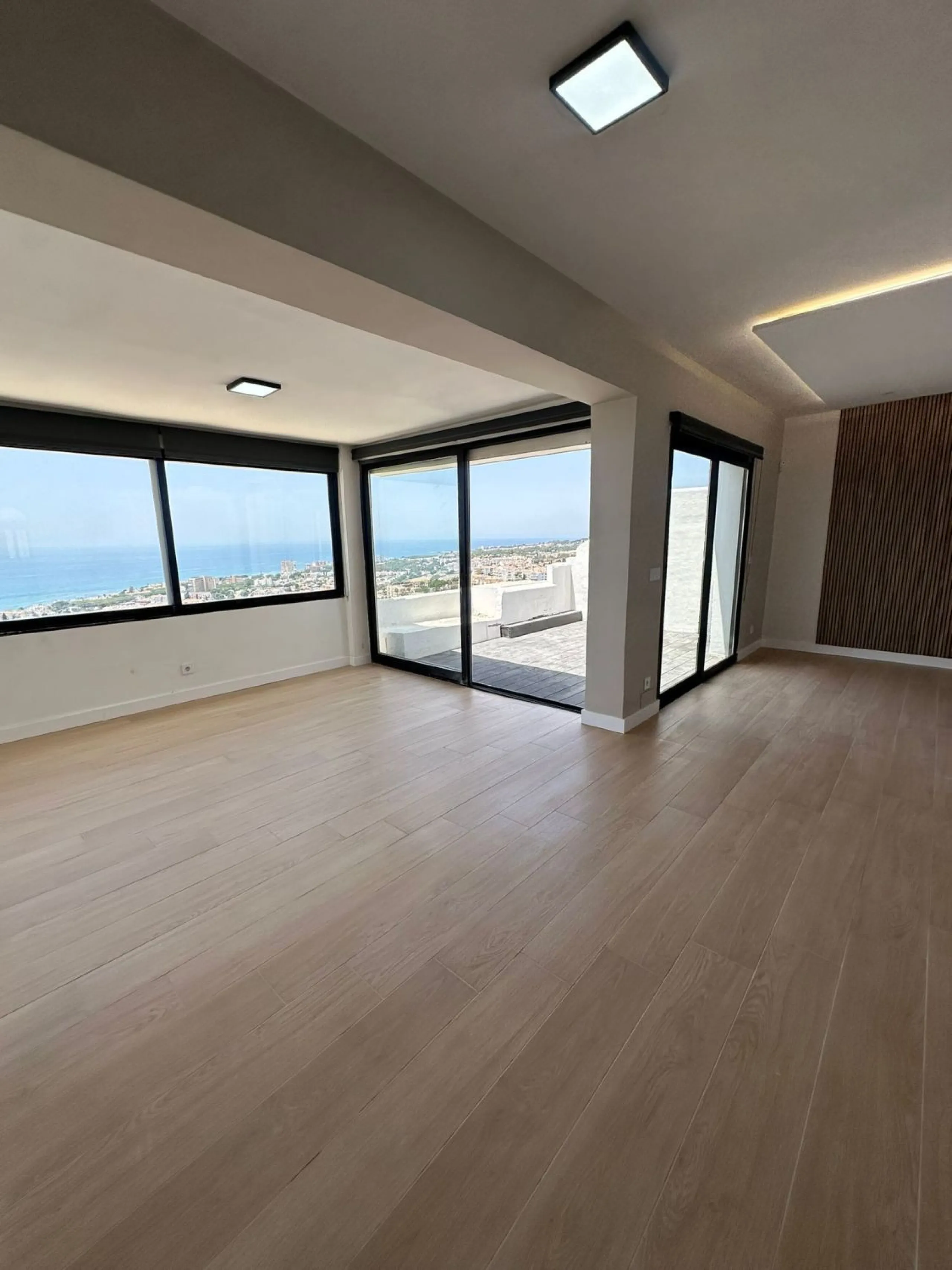 Apartment - Penthouse в продаже в Mijas, Málaga. В доме 3 спален и 2 ванных комнат. Площадь дома 115 м²