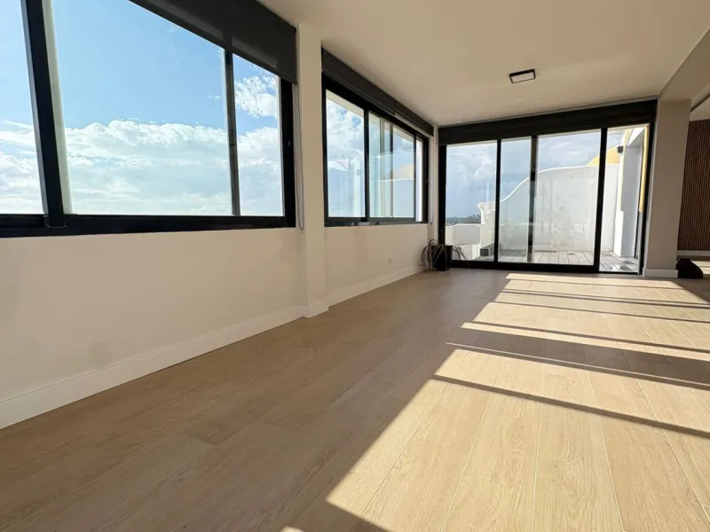Apartment - Penthouse в продаже в Mijas, Málaga. В доме 3 спален и 2 ванных комнат. Площадь дома 115 м²