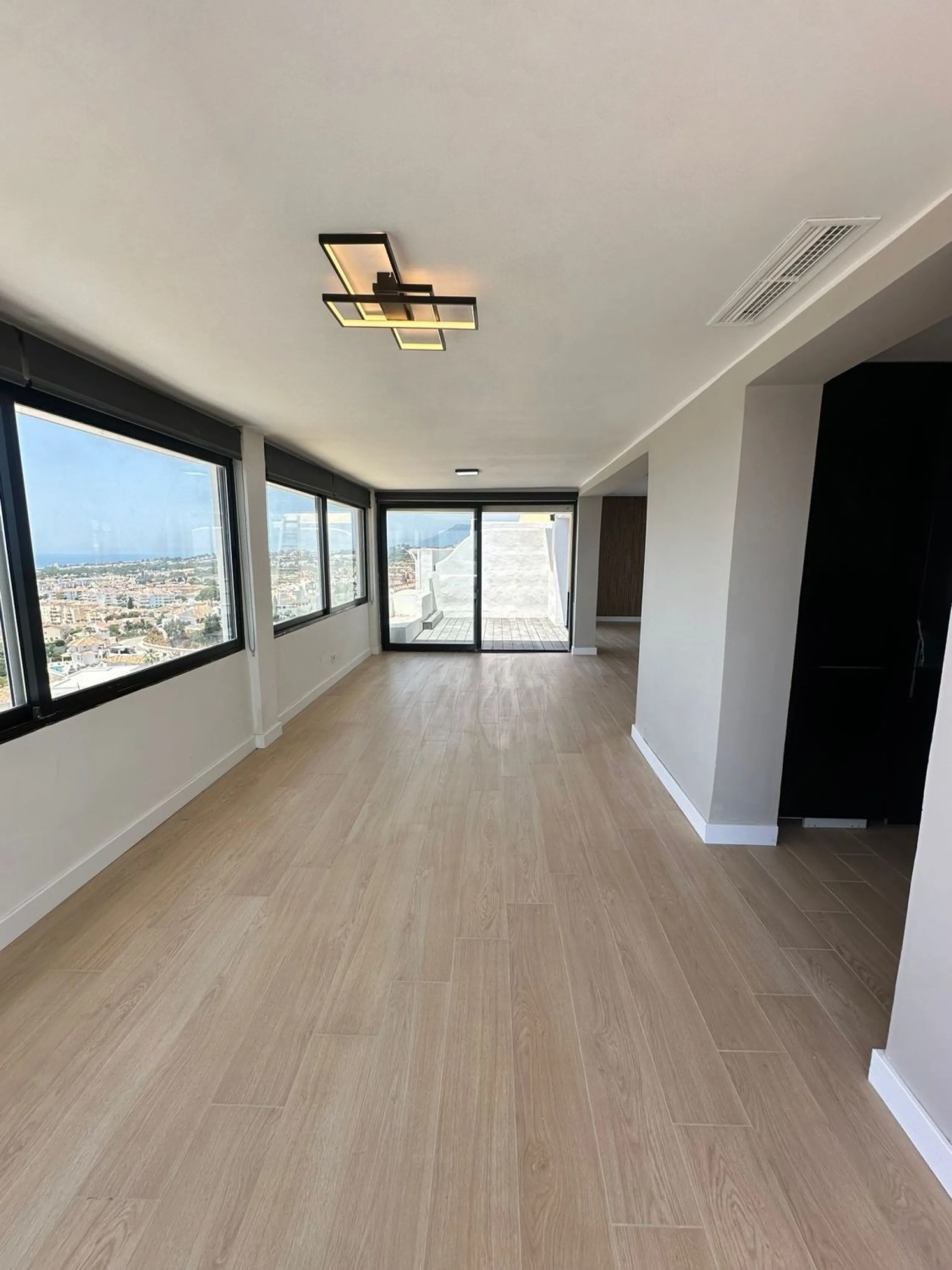 Apartment - Penthouse в продаже в Mijas, Málaga. В доме 3 спален и 2 ванных комнат. Площадь дома 115 м²